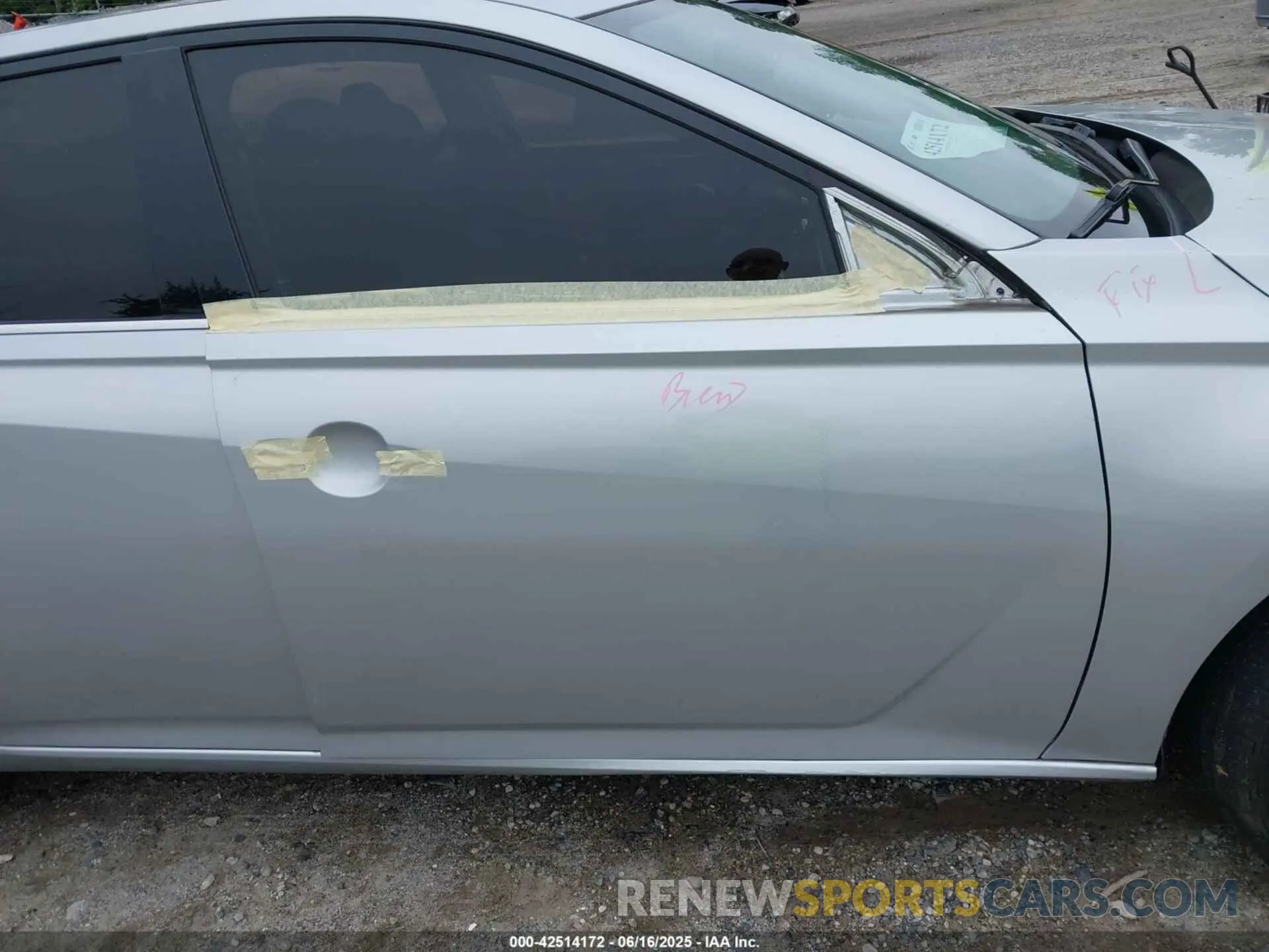 19 Photograph of a damaged car 1N4BL4EV8LC146134 NISSAN ALTIMA 2020