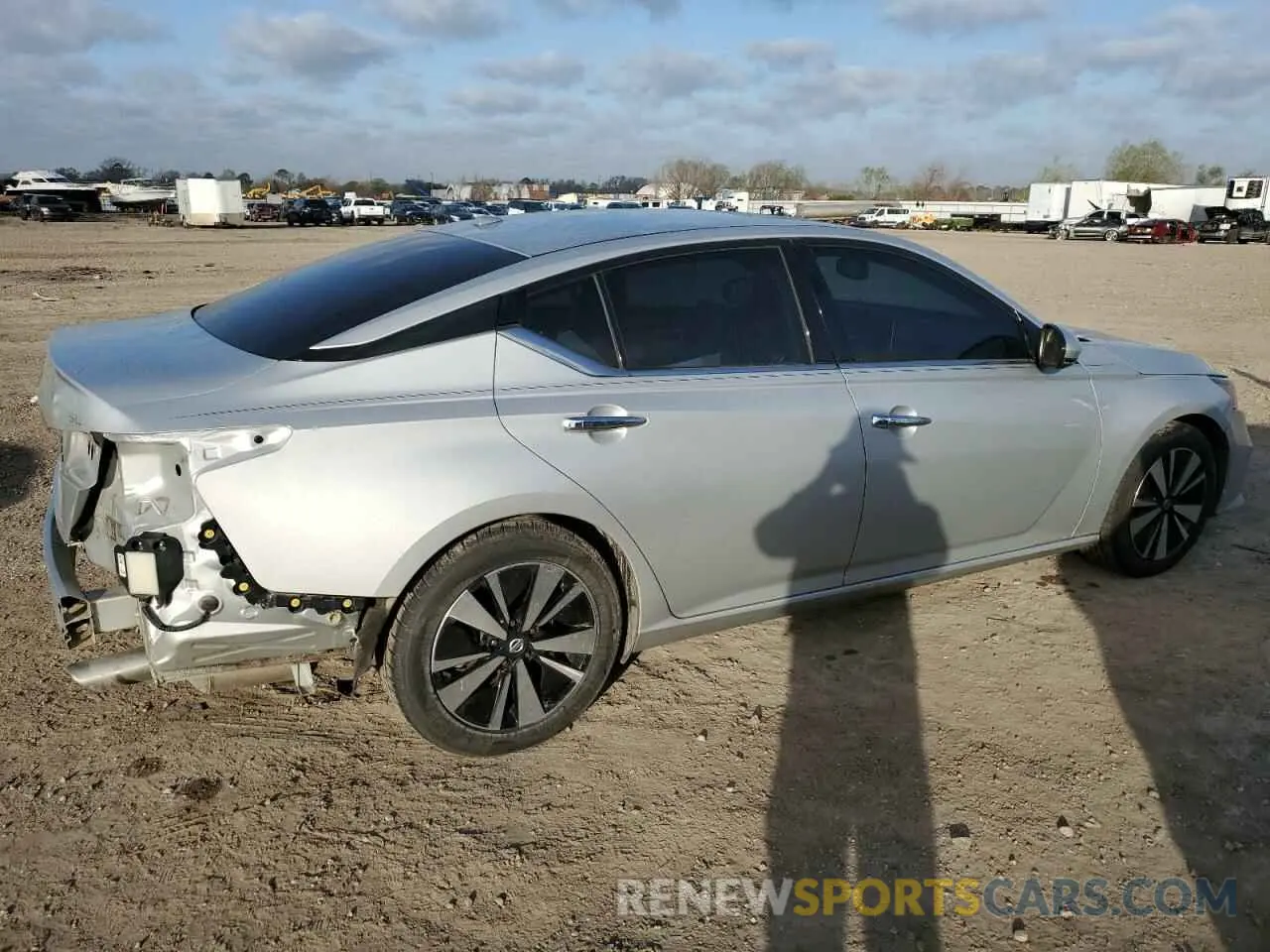 3 Photograph of a damaged car 1N4BL4EV8LC163595 NISSAN ALTIMA 2020