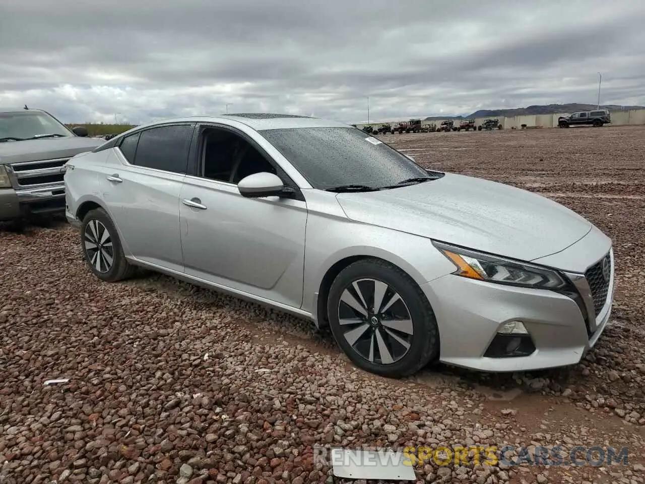 4 Photograph of a damaged car 1N4BL4EV9LC120562 NISSAN ALTIMA 2020