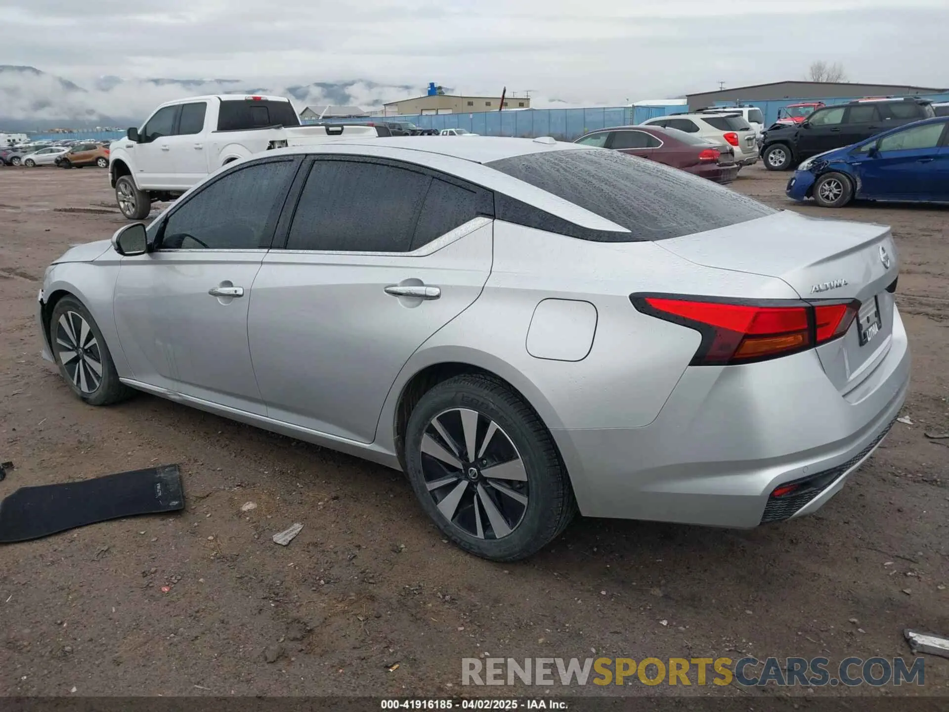 3 Photograph of a damaged car 1N4BL4EV9LC137121 NISSAN ALTIMA 2020
