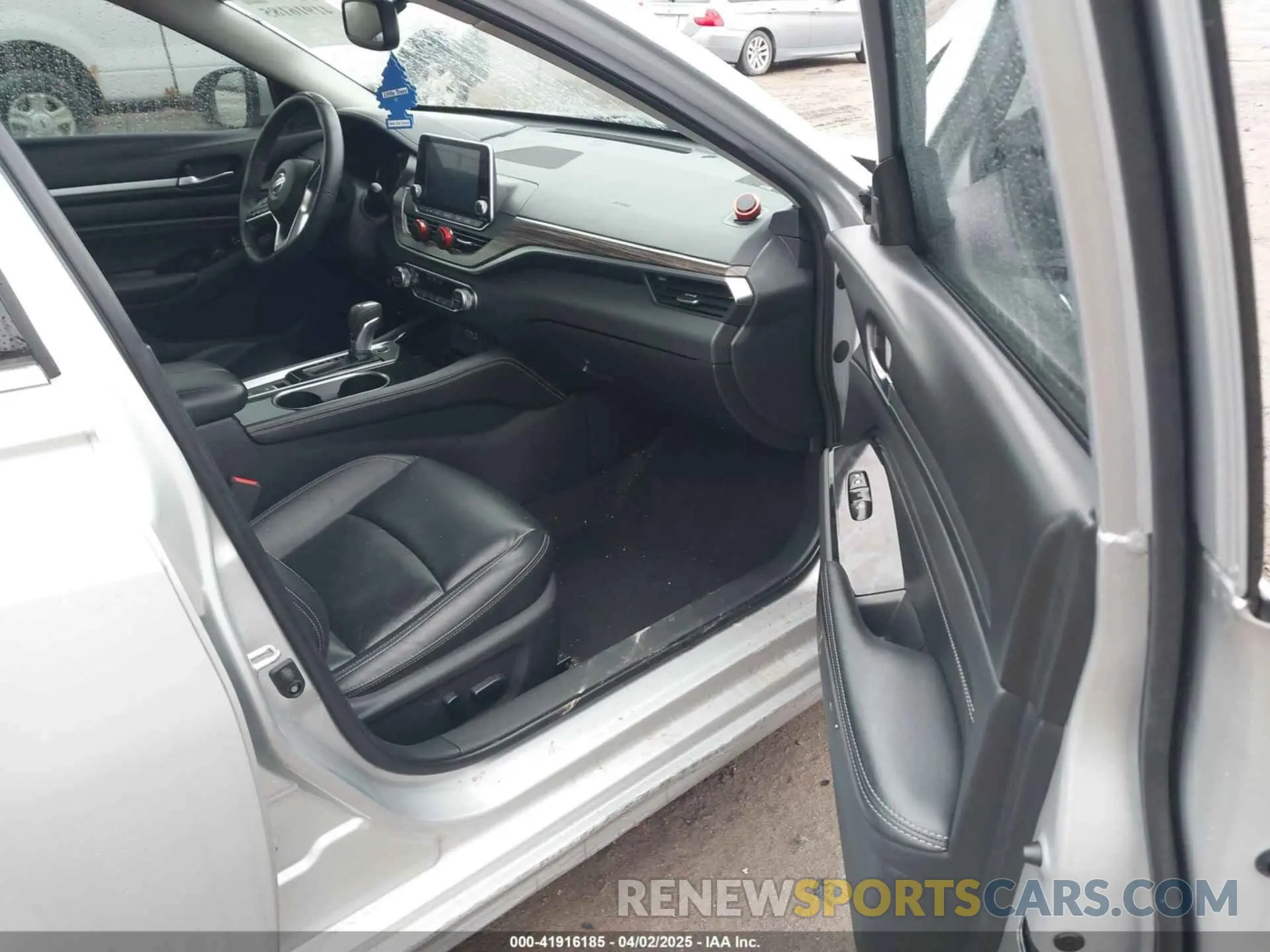 5 Photograph of a damaged car 1N4BL4EV9LC137121 NISSAN ALTIMA 2020