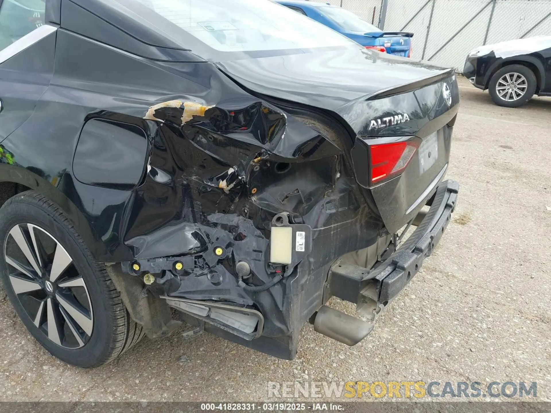 19 Photograph of a damaged car 1N4BL4EV9LC147356 NISSAN ALTIMA 2020
