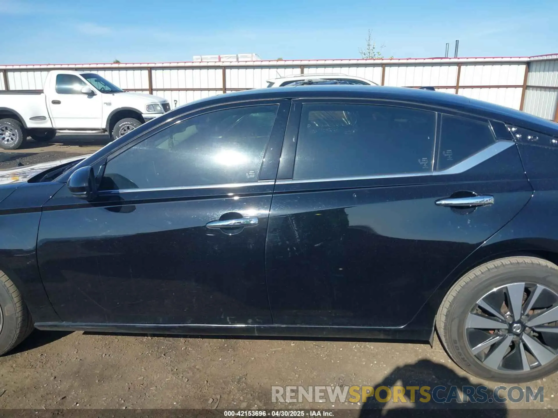 15 Photograph of a damaged car 1N4BL4EVXLC147124 NISSAN ALTIMA 2020