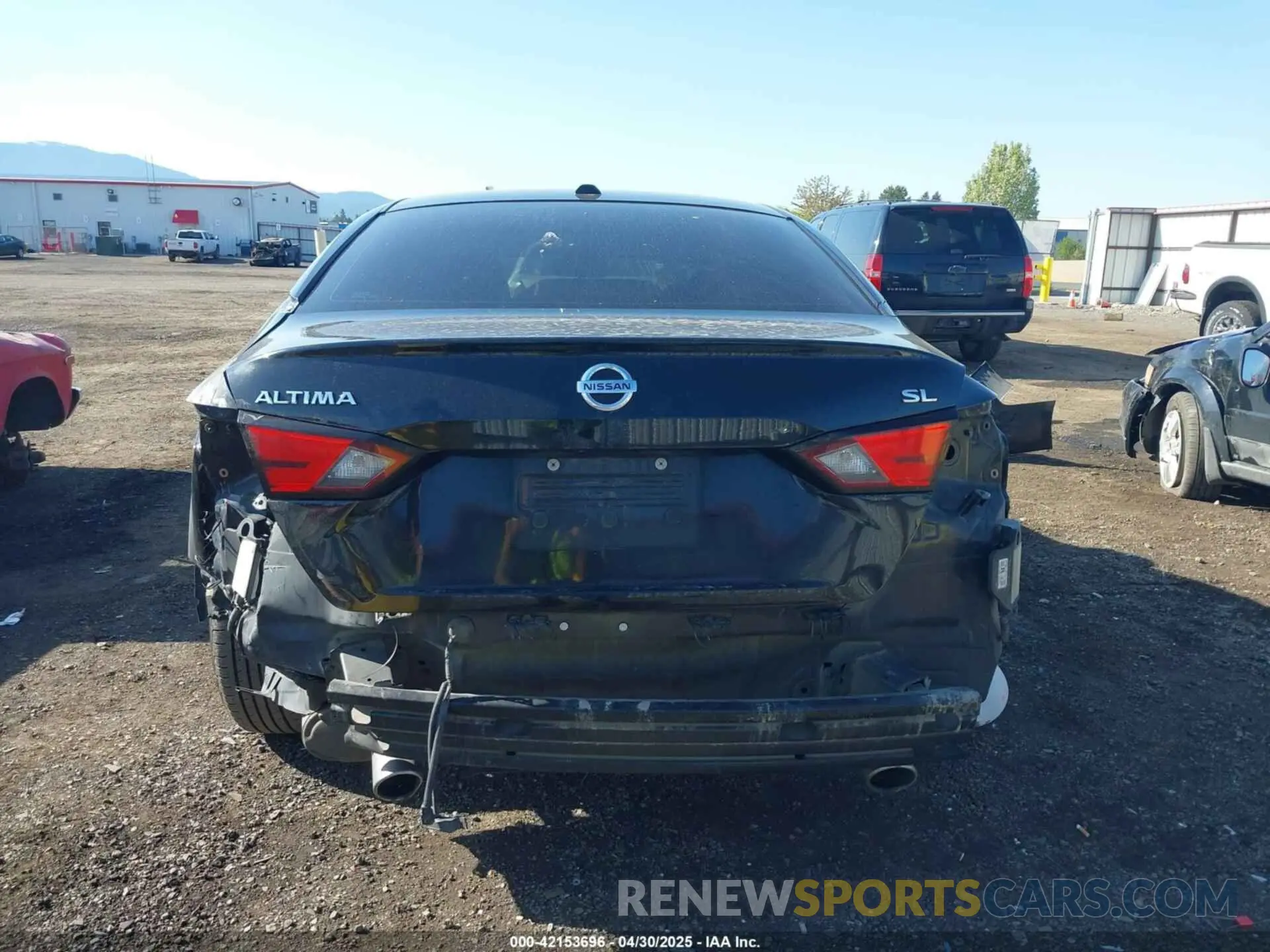 17 Photograph of a damaged car 1N4BL4EVXLC147124 NISSAN ALTIMA 2020