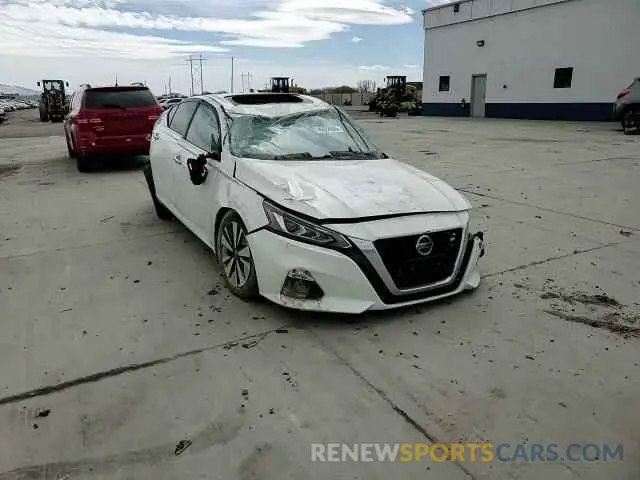 11 Photograph of a damaged car 1N4BL4EW8LC273801 NISSAN ALTIMA 2020