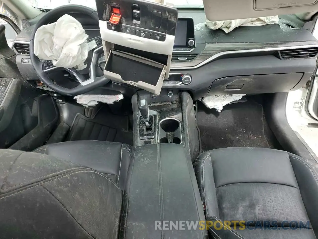 8 Photograph of a damaged car 1N4BL4EW8LC273801 NISSAN ALTIMA 2020