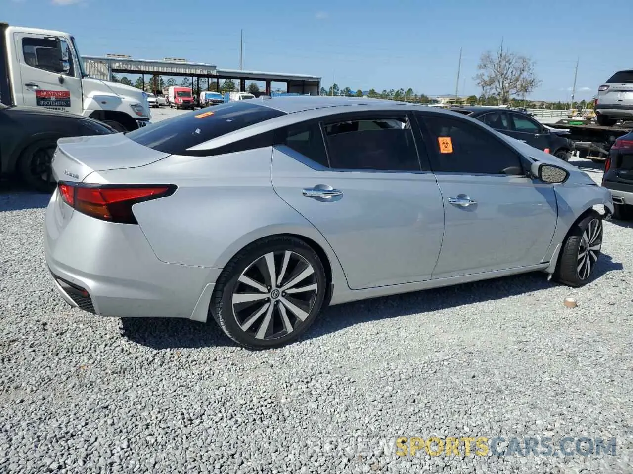 3 Photograph of a damaged car 1N4BL4FV3LN304690 NISSAN ALTIMA 2020