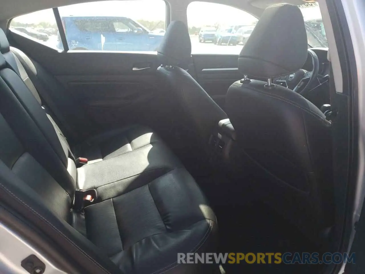 10 Photograph of a damaged car 1N4BL4FV6LN303047 NISSAN ALTIMA 2020