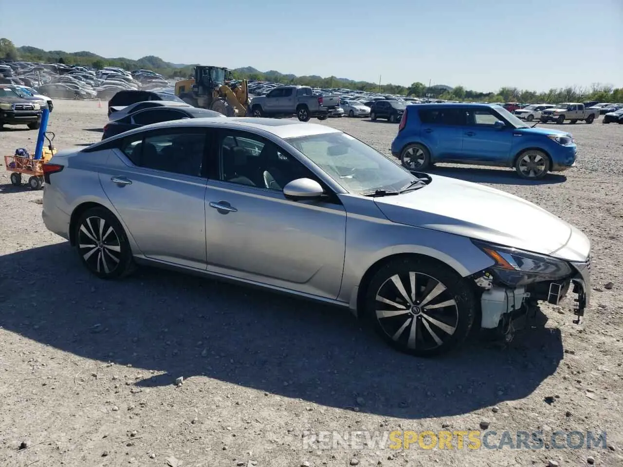 4 Photograph of a damaged car 1N4BL4FV6LN303047 NISSAN ALTIMA 2020