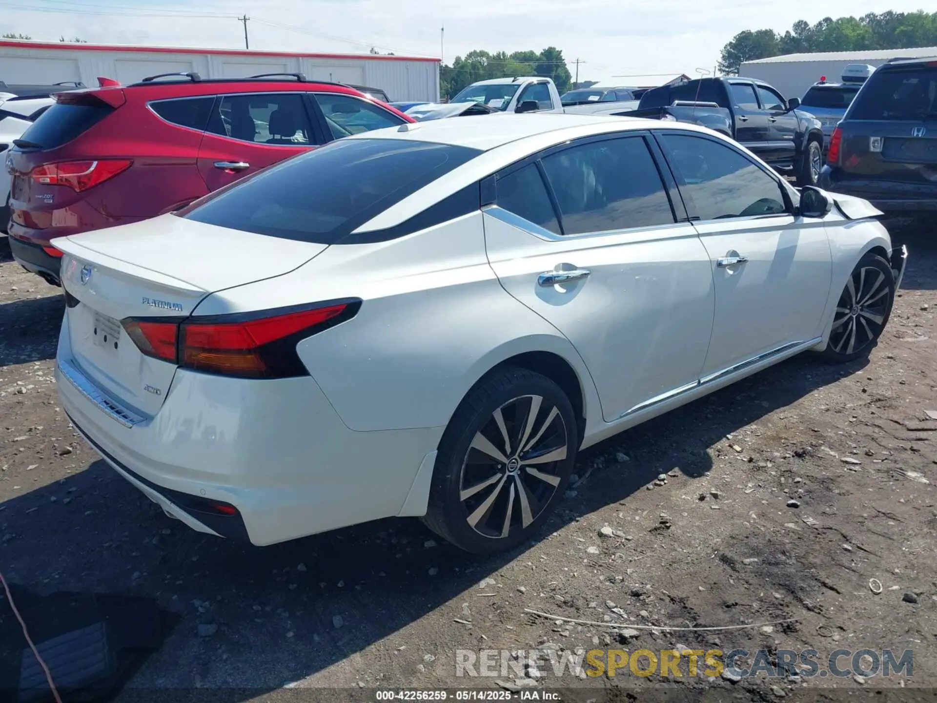 4 Photograph of a damaged car 1N4BL4FW8LC127591 NISSAN ALTIMA 2020