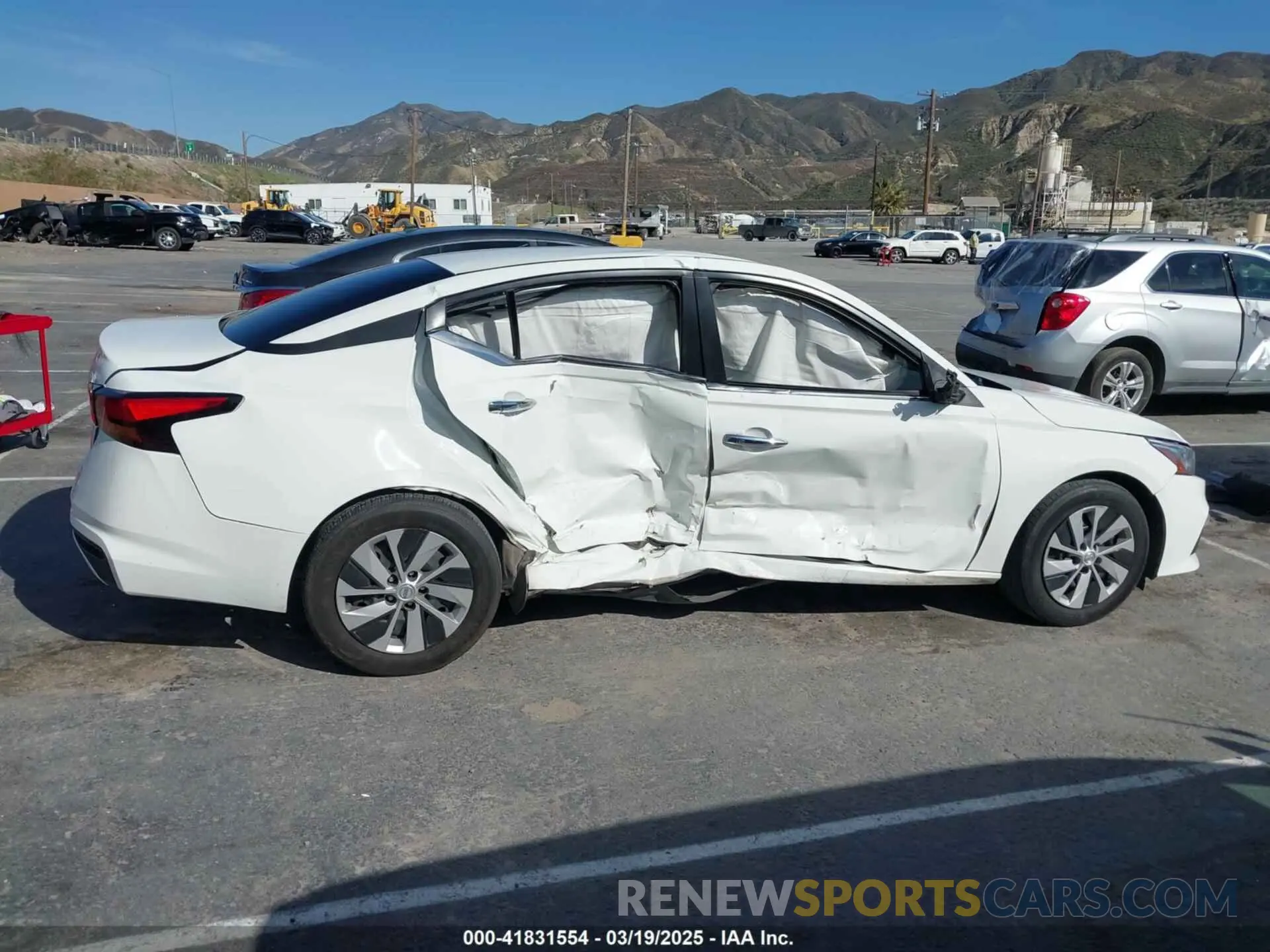 13 Photograph of a damaged car 1N4BL4BV1MN392131 NISSAN ALTIMA 2021