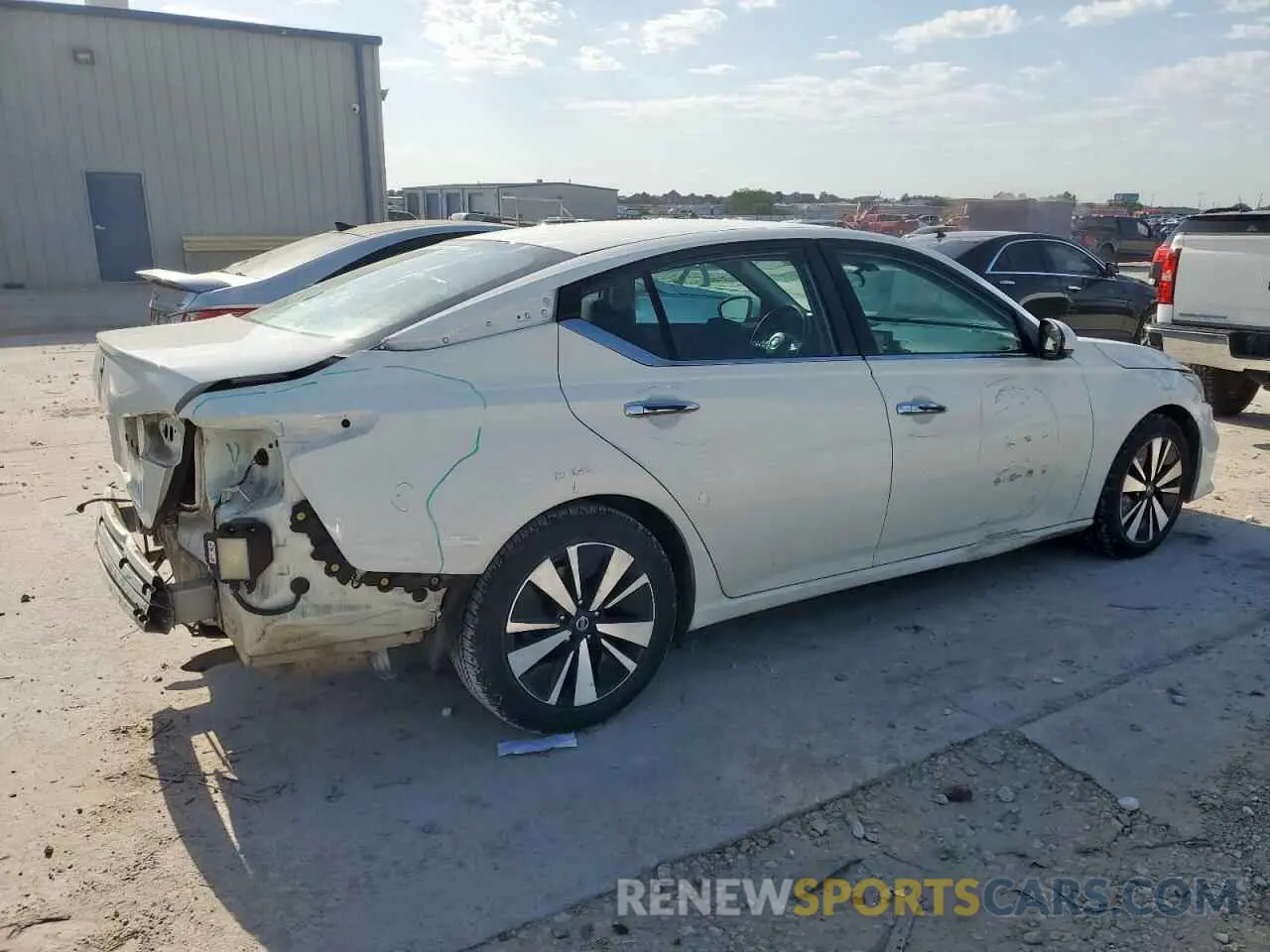 3 Photograph of a damaged car 1N4BL4BV2MN313565 NISSAN ALTIMA 2021