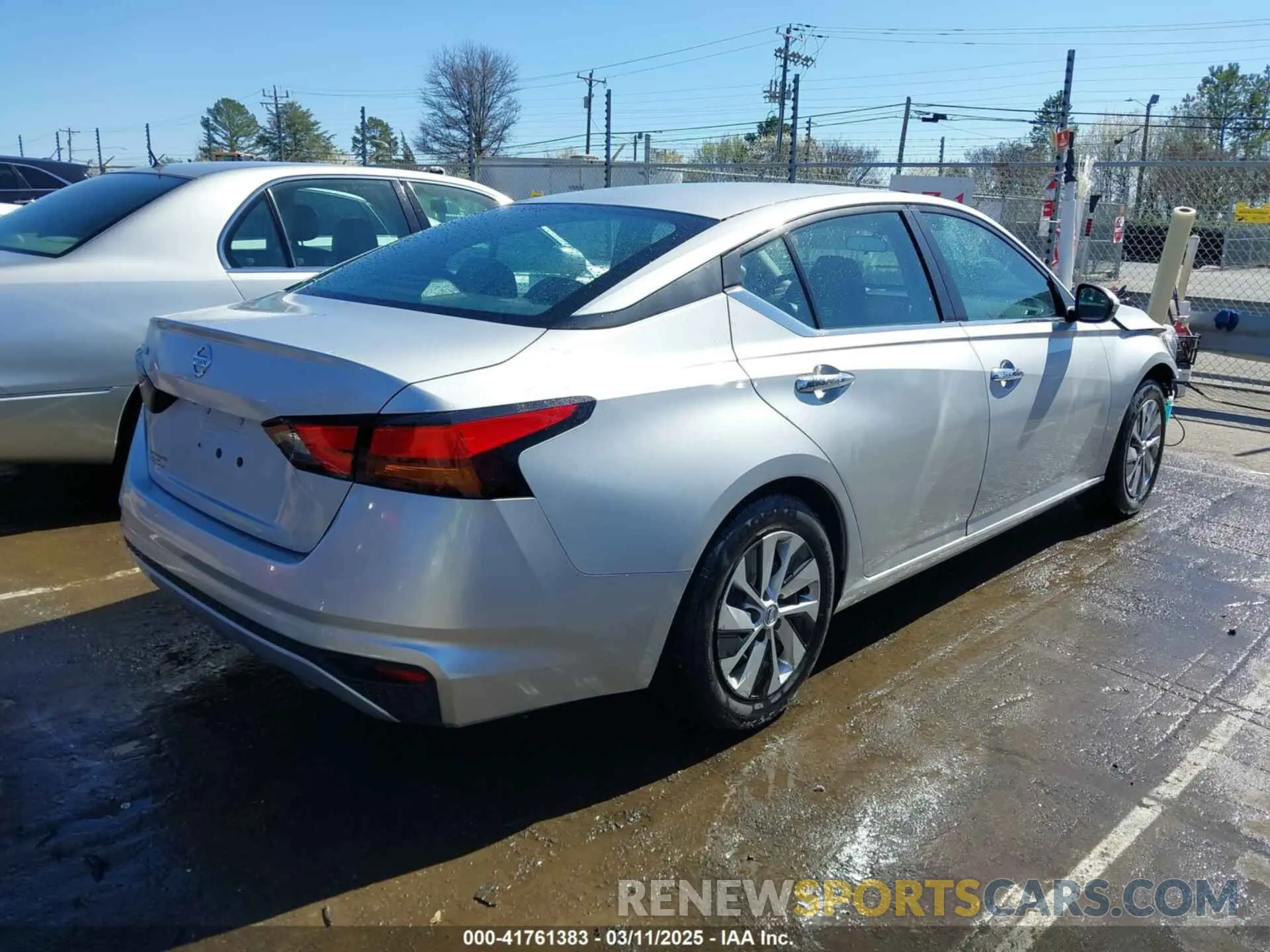 4 Photograph of a damaged car 1N4BL4BV2MN364984 NISSAN ALTIMA 2021