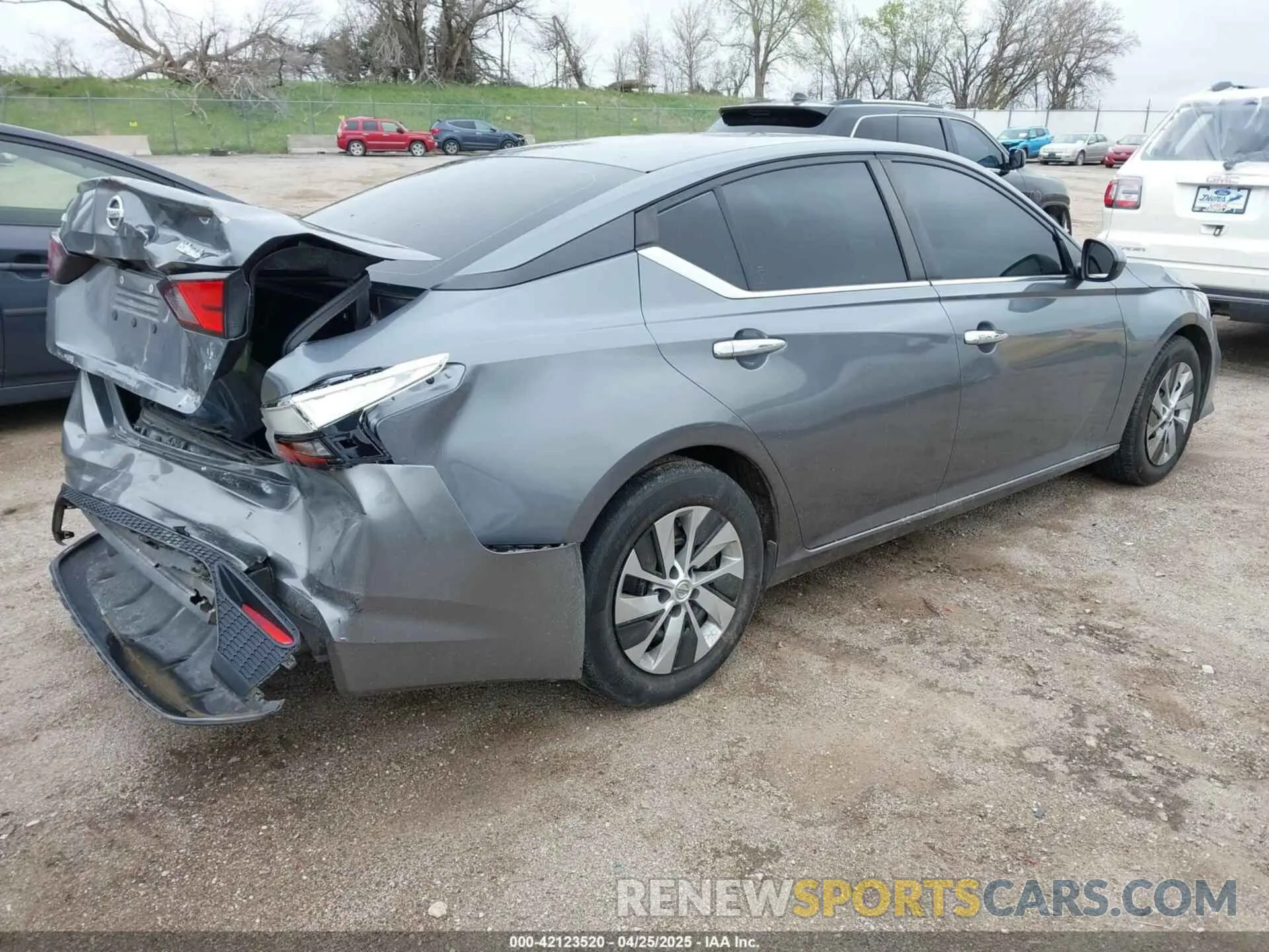 4 Photograph of a damaged car 1N4BL4BV3MN388386 NISSAN ALTIMA 2021