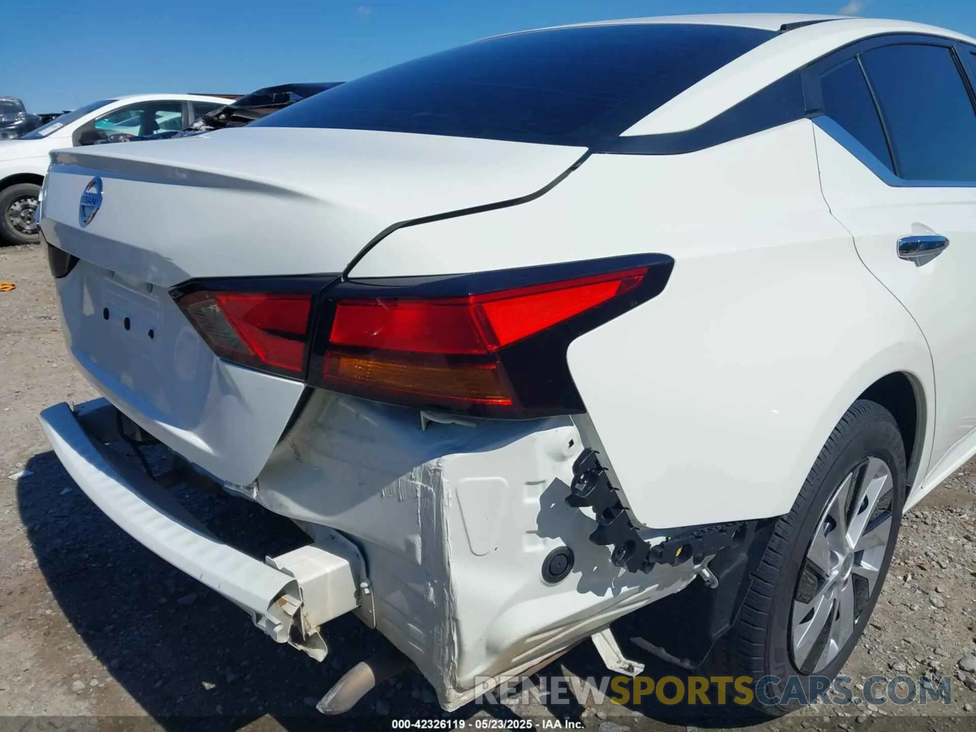 18 Photograph of a damaged car 1N4BL4BV6MN359741 NISSAN ALTIMA 2021