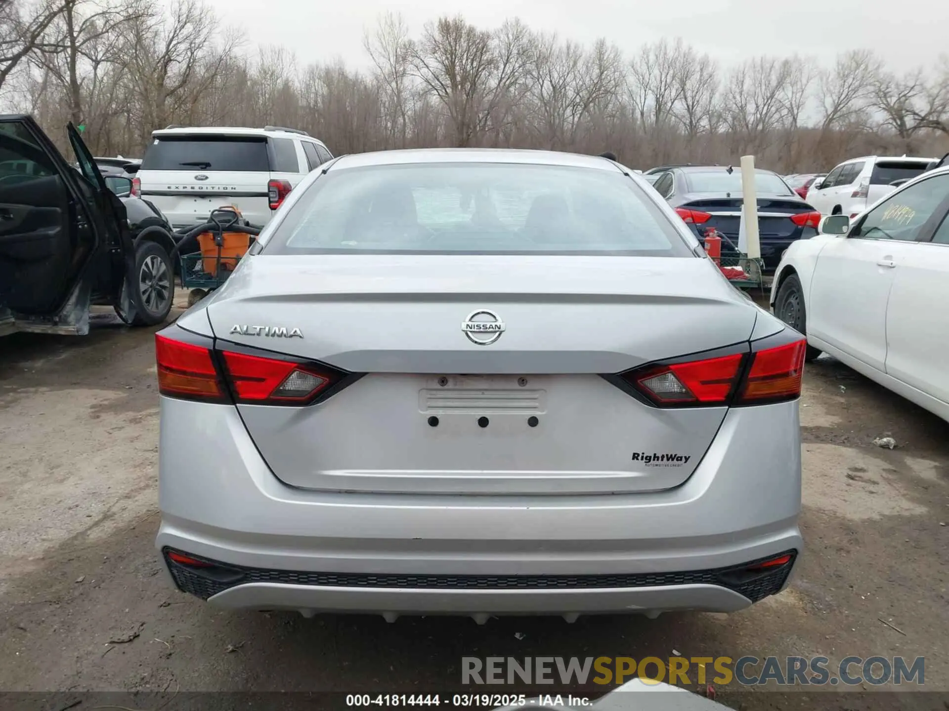 17 Photograph of a damaged car 1N4BL4BV6MN380959 NISSAN ALTIMA 2021