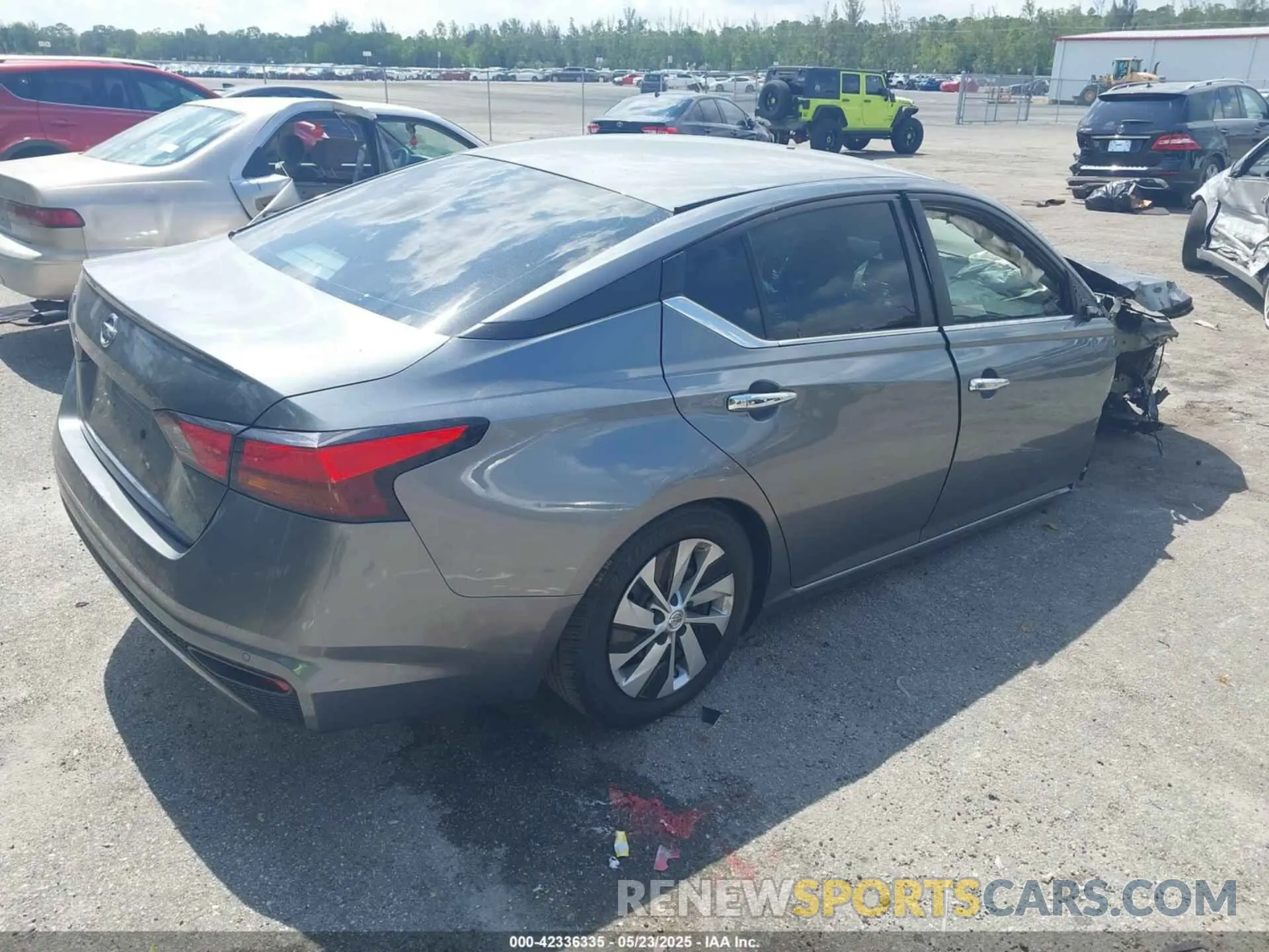 4 Photograph of a damaged car 1N4BL4BV8MN307320 NISSAN ALTIMA 2021