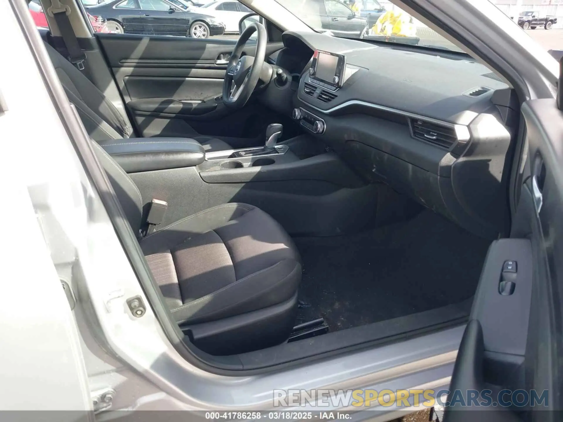 5 Photograph of a damaged car 1N4BL4BVXMN353683 NISSAN ALTIMA 2021