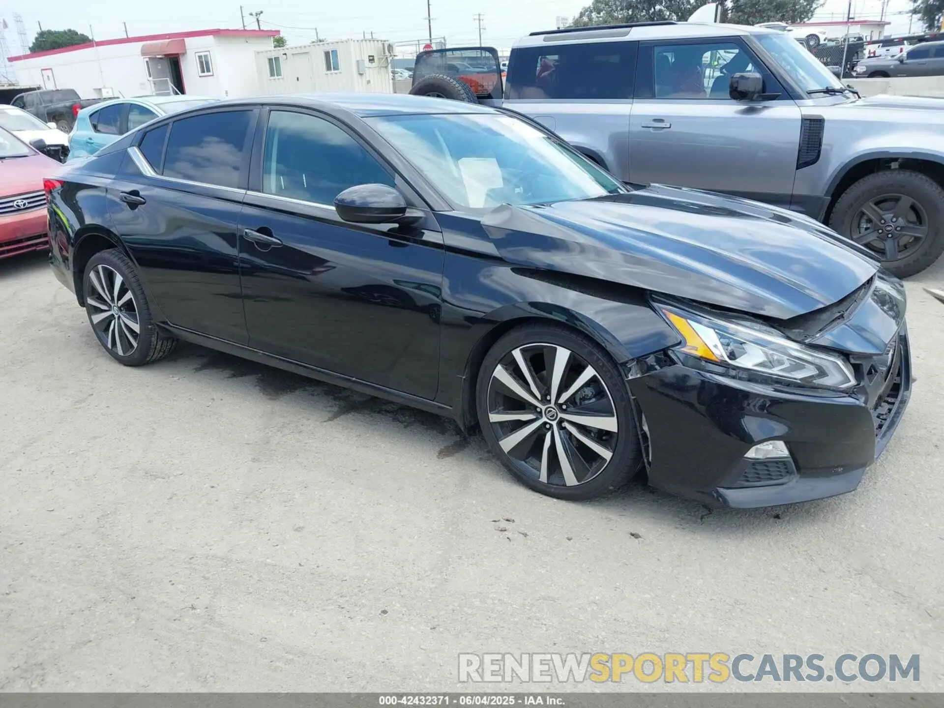 1 Photograph of a damaged car 1N4BL4CV1MN402011 NISSAN ALTIMA 2021