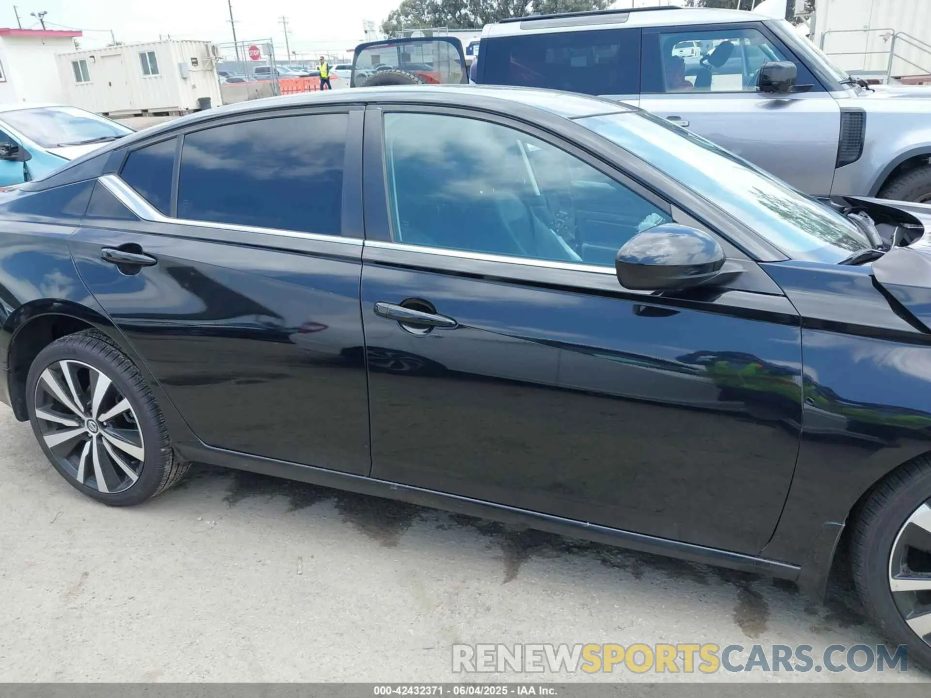 14 Photograph of a damaged car 1N4BL4CV1MN402011 NISSAN ALTIMA 2021