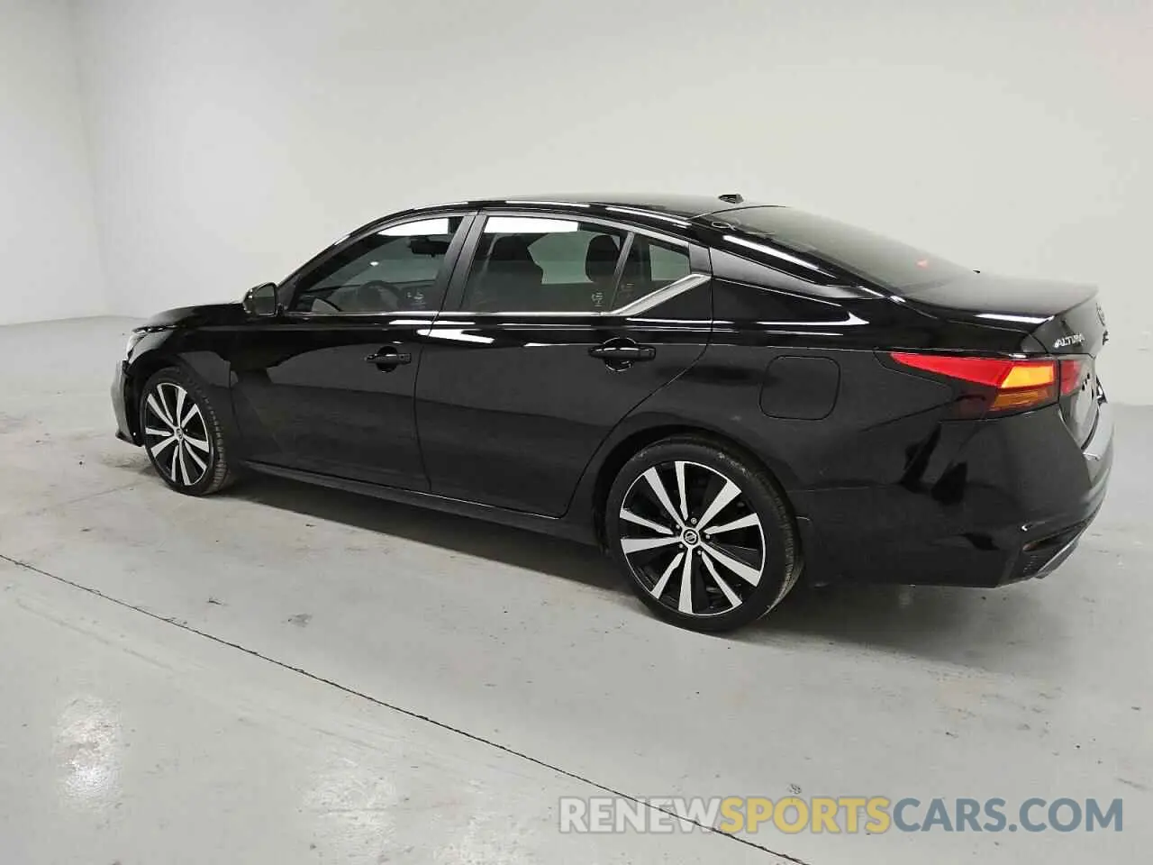 2 Photograph of a damaged car 1N4BL4CV2MN335015 NISSAN ALTIMA 2021