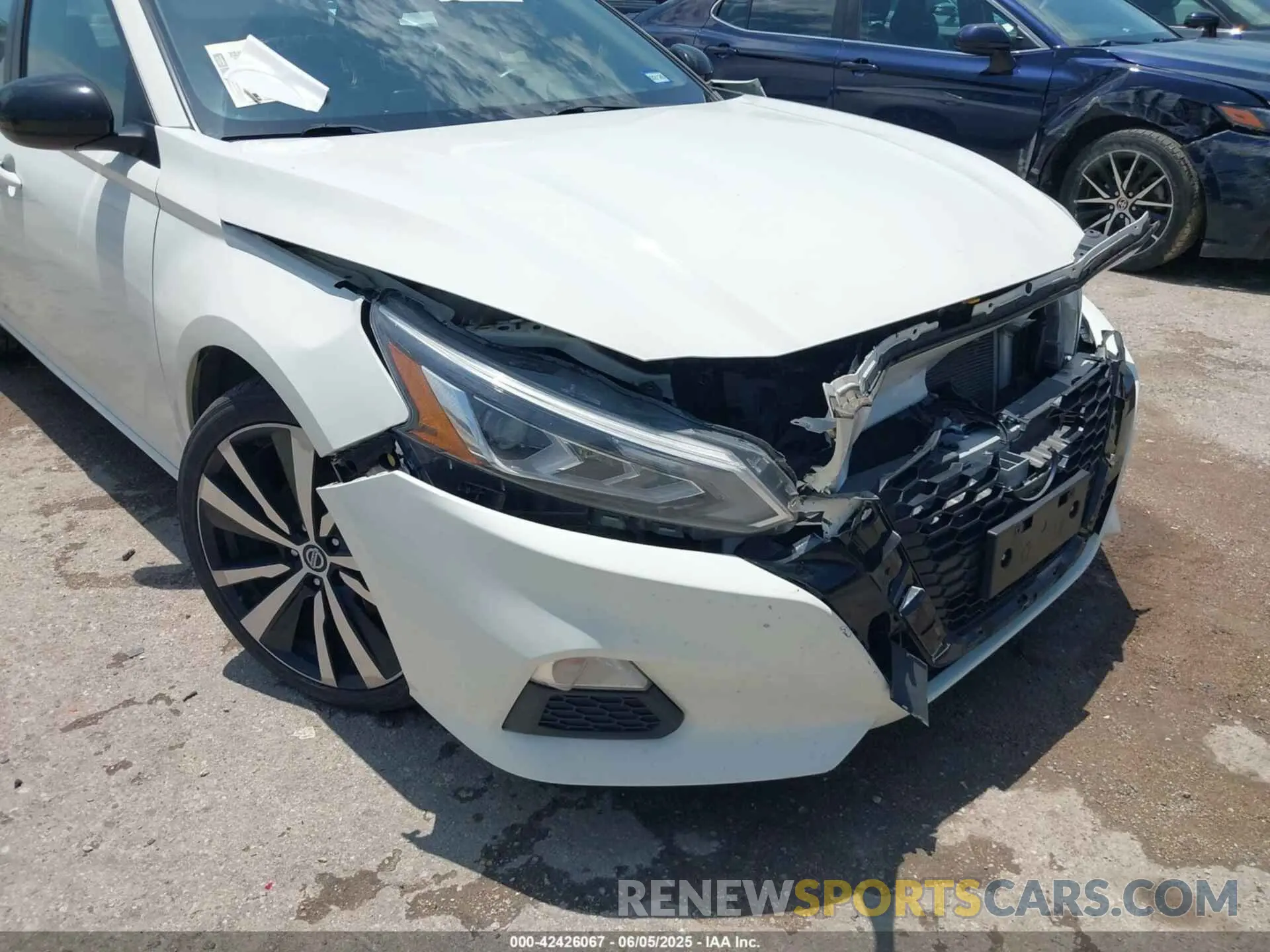 17 Photograph of a damaged car 1N4BL4CV2MN360884 NISSAN ALTIMA 2021