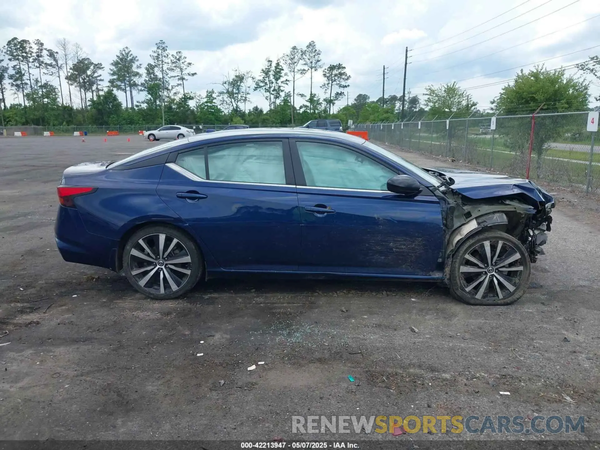 13 Photograph of a damaged car 1N4BL4CV4MN353094 NISSAN ALTIMA 2021