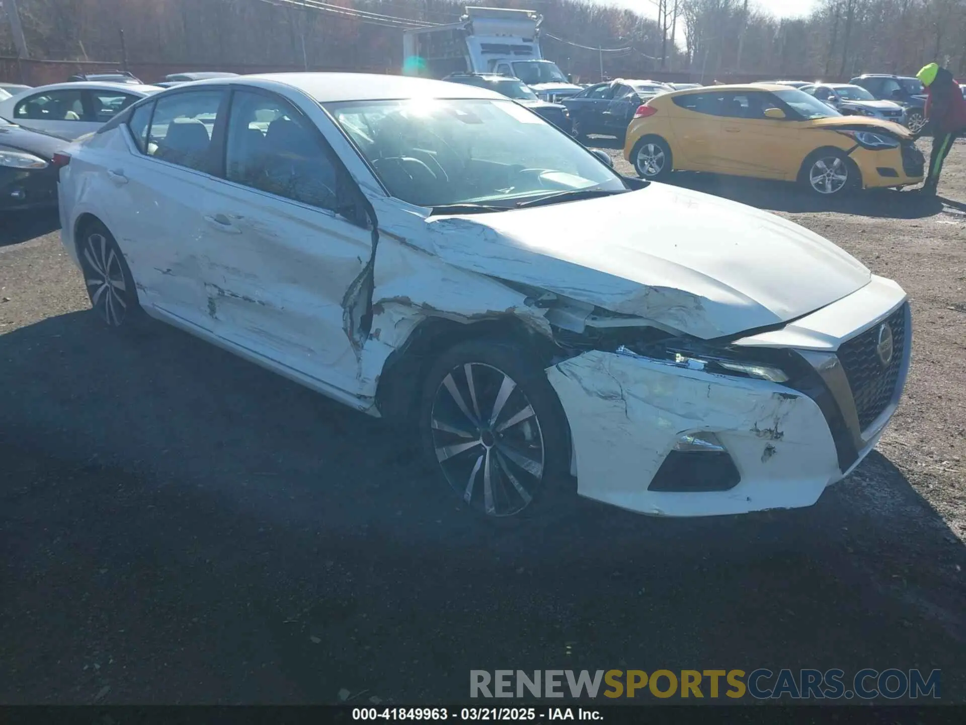 17 Photograph of a damaged car 1N4BL4CV4MN390338 NISSAN ALTIMA 2021