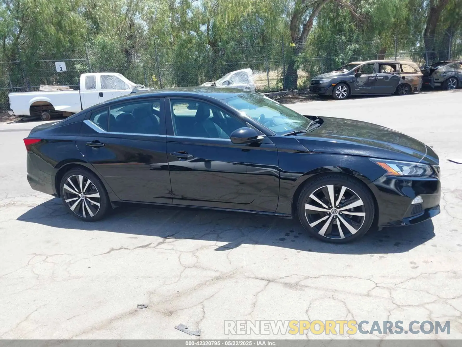 13 Photograph of a damaged car 1N4BL4CV6MN410010 NISSAN ALTIMA 2021