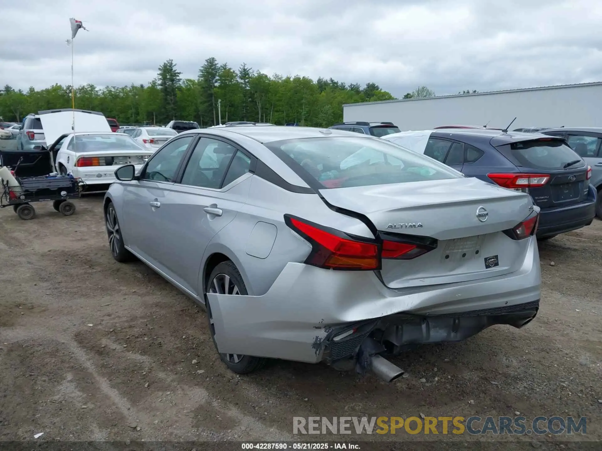 3 Photograph of a damaged car 1N4BL4CV8MN358525 NISSAN ALTIMA 2021