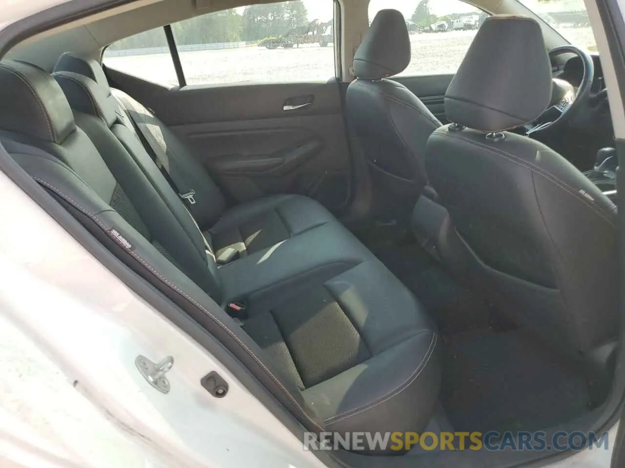 10 Photograph of a damaged car 1N4BL4CV8MN376572 NISSAN ALTIMA 2021