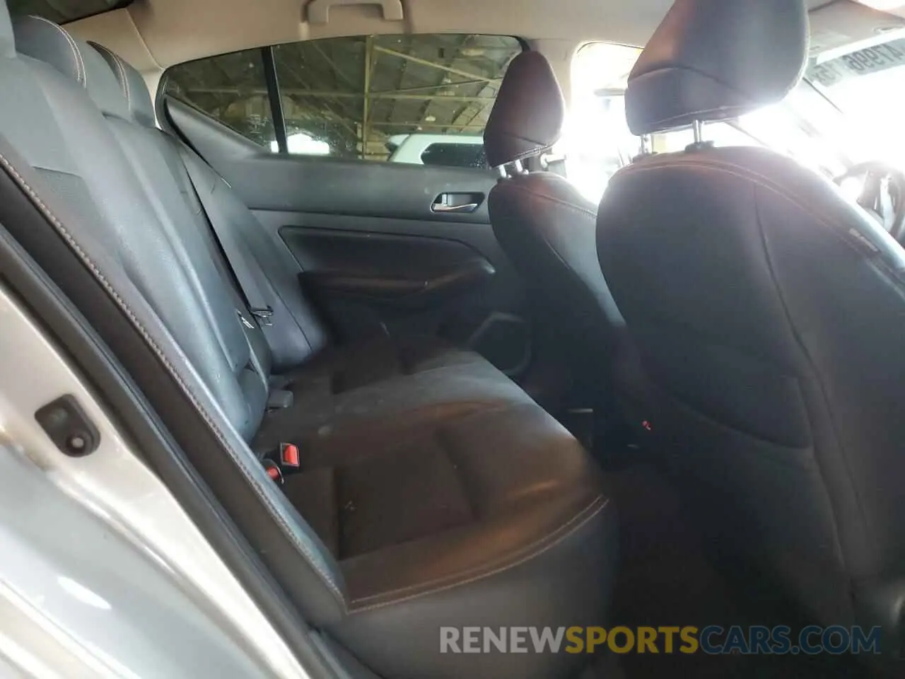 10 Photograph of a damaged car 1N4BL4CVXMN372359 NISSAN ALTIMA 2021