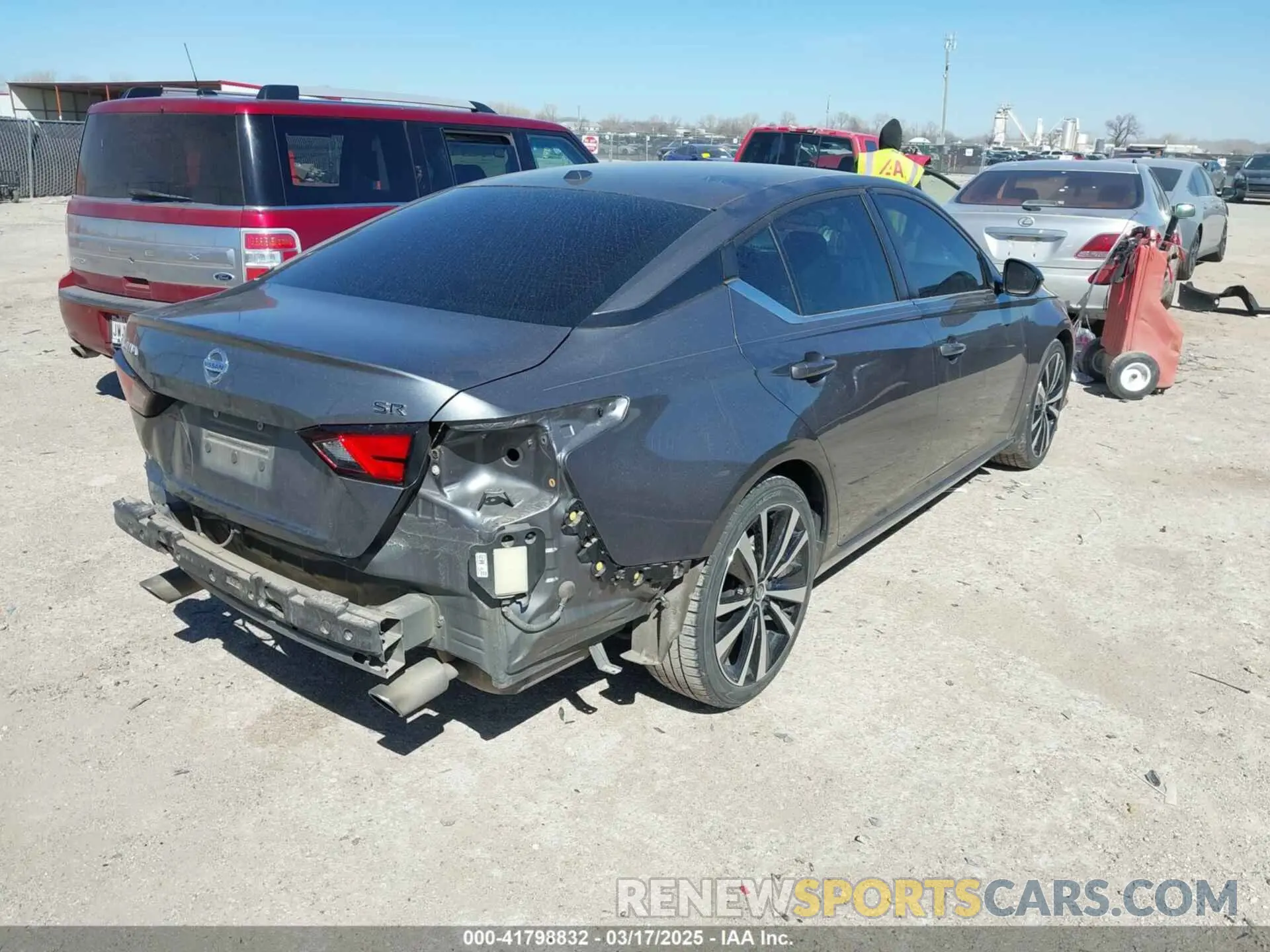 4 Photograph of a damaged car 1N4BL4CVXMN406672 NISSAN ALTIMA 2021