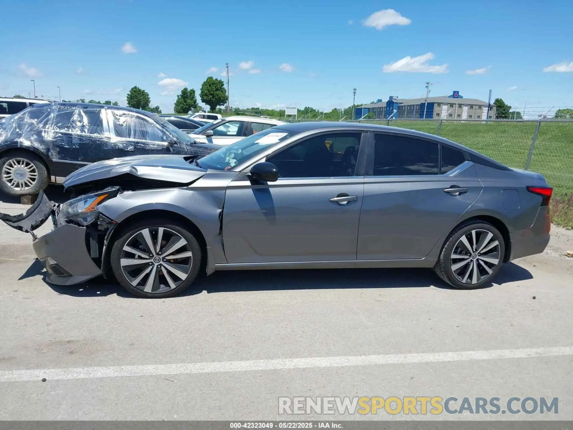 13 Photograph of a damaged car 1N4BL4CWXMN344330 NISSAN ALTIMA 2021