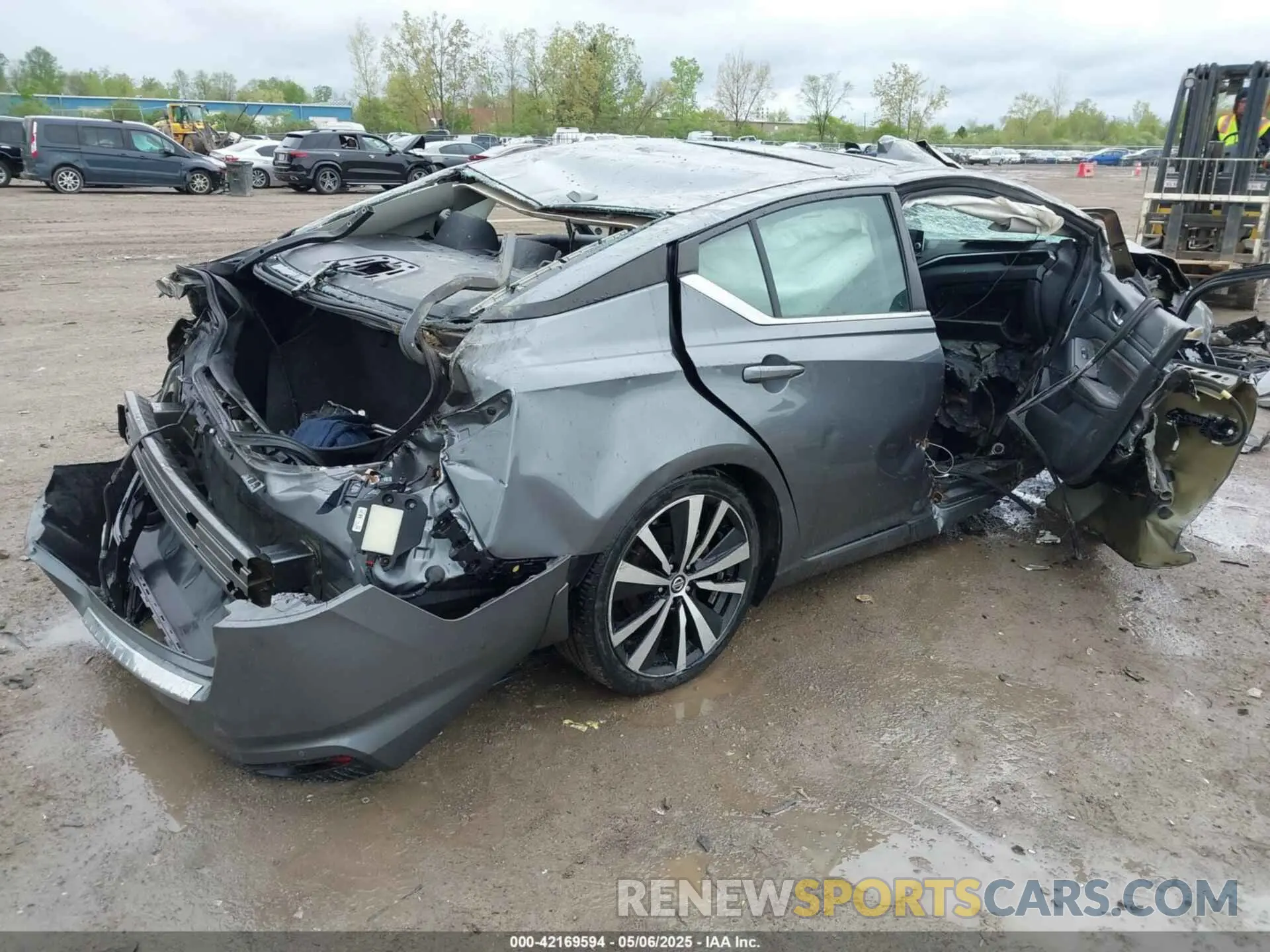 4 Photograph of a damaged car 1N4BL4CWXMN371043 NISSAN ALTIMA 2021