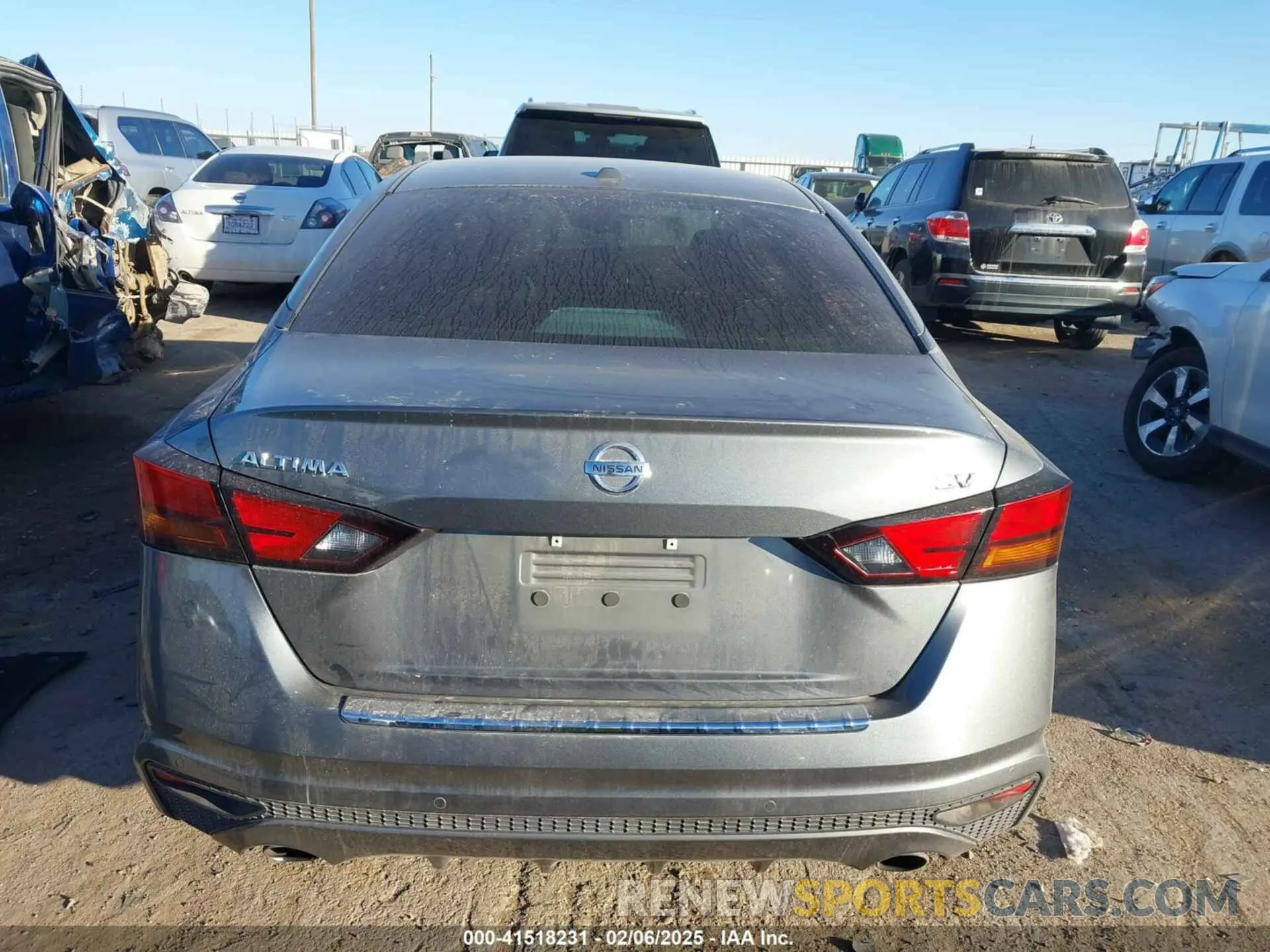 17 Photograph of a damaged car 1N4BL4DV0MN312671 NISSAN ALTIMA 2021