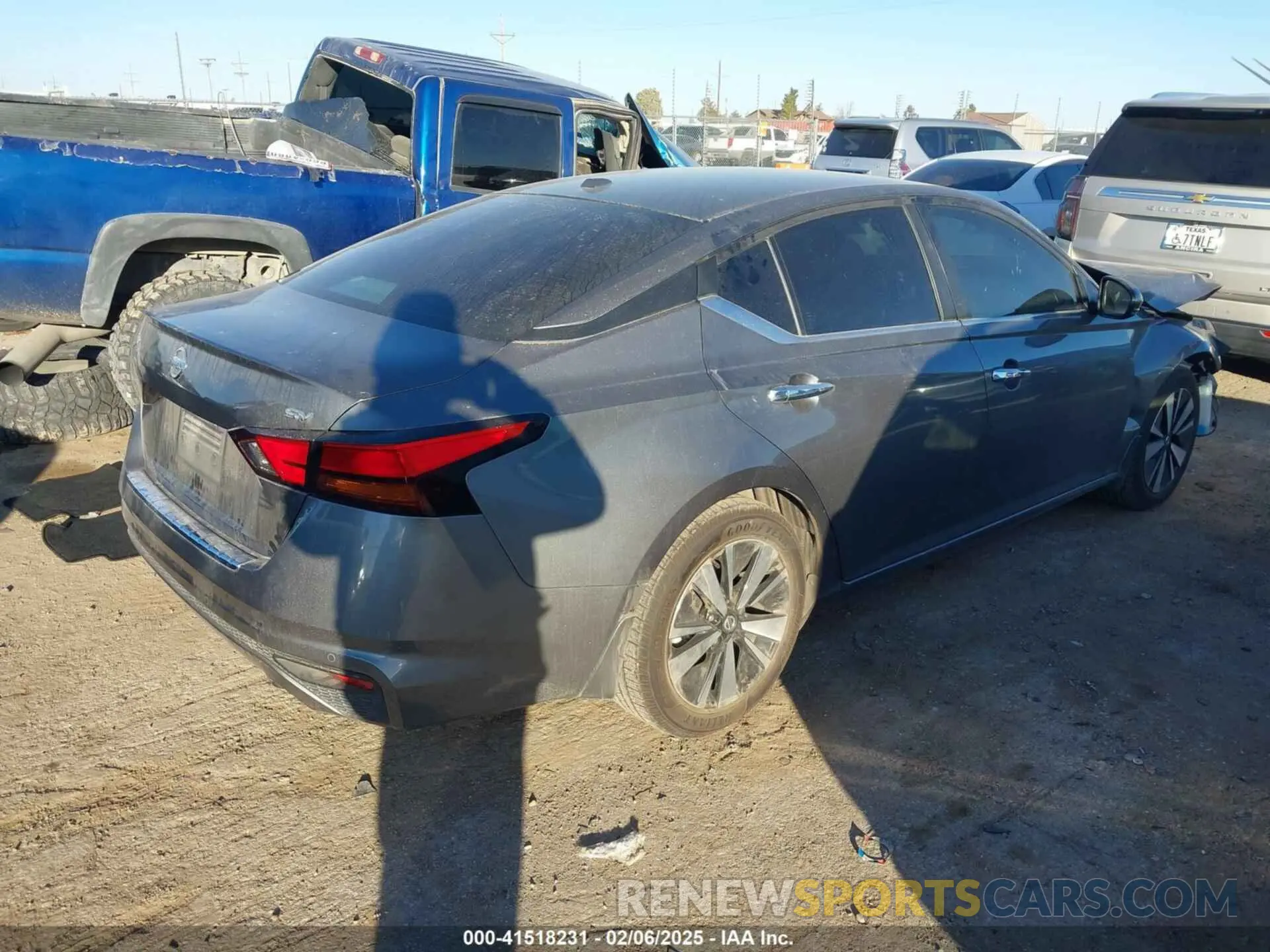 4 Photograph of a damaged car 1N4BL4DV0MN312671 NISSAN ALTIMA 2021