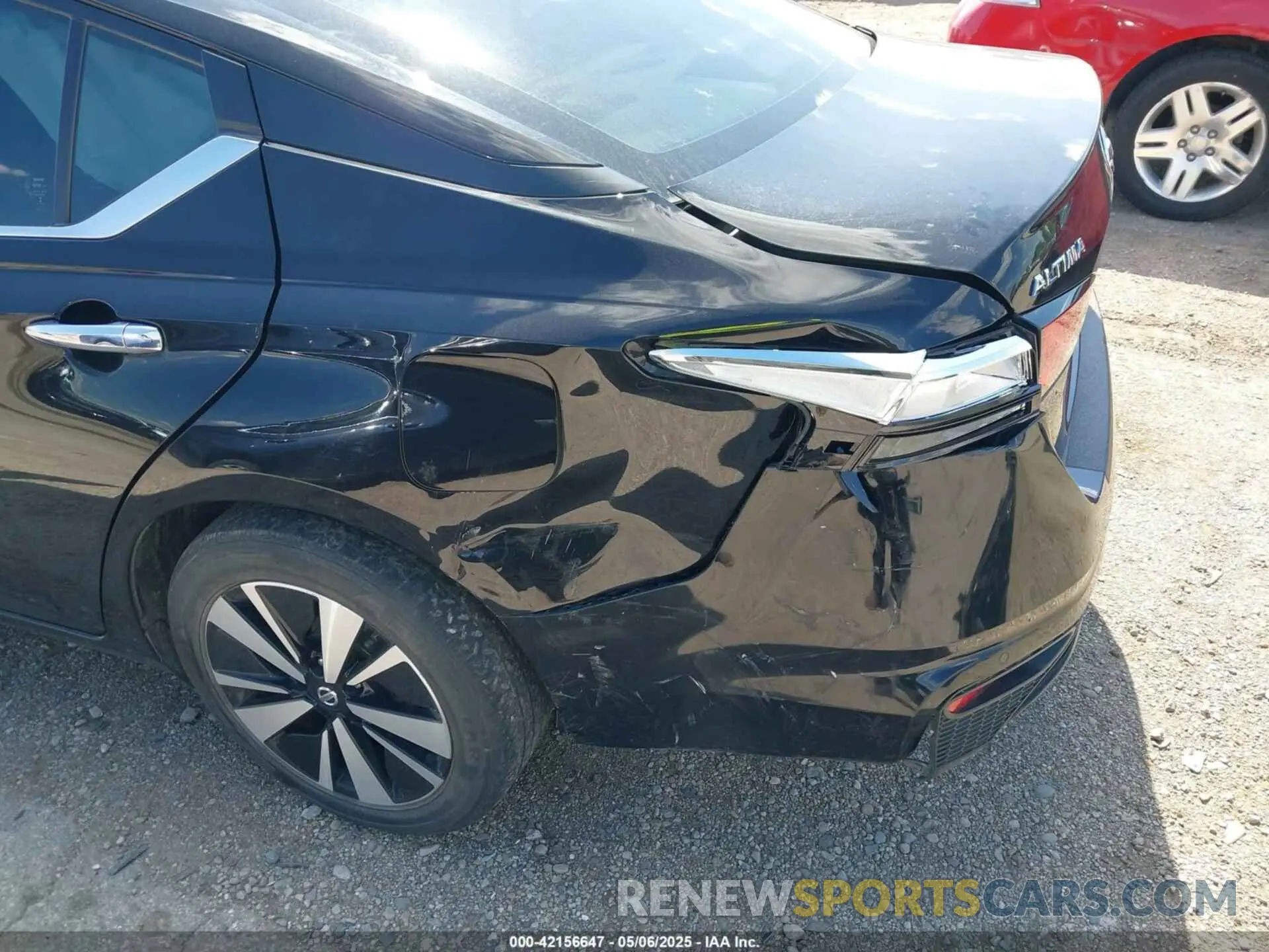 19 Photograph of a damaged car 1N4BL4DV0MN360123 NISSAN ALTIMA 2021