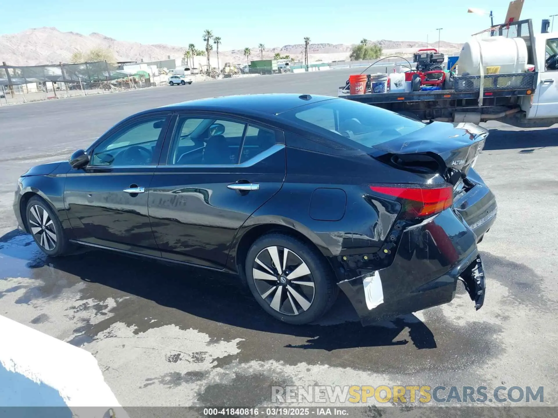 18 Photograph of a damaged car 1N4BL4DV0MN360493 NISSAN ALTIMA 2021