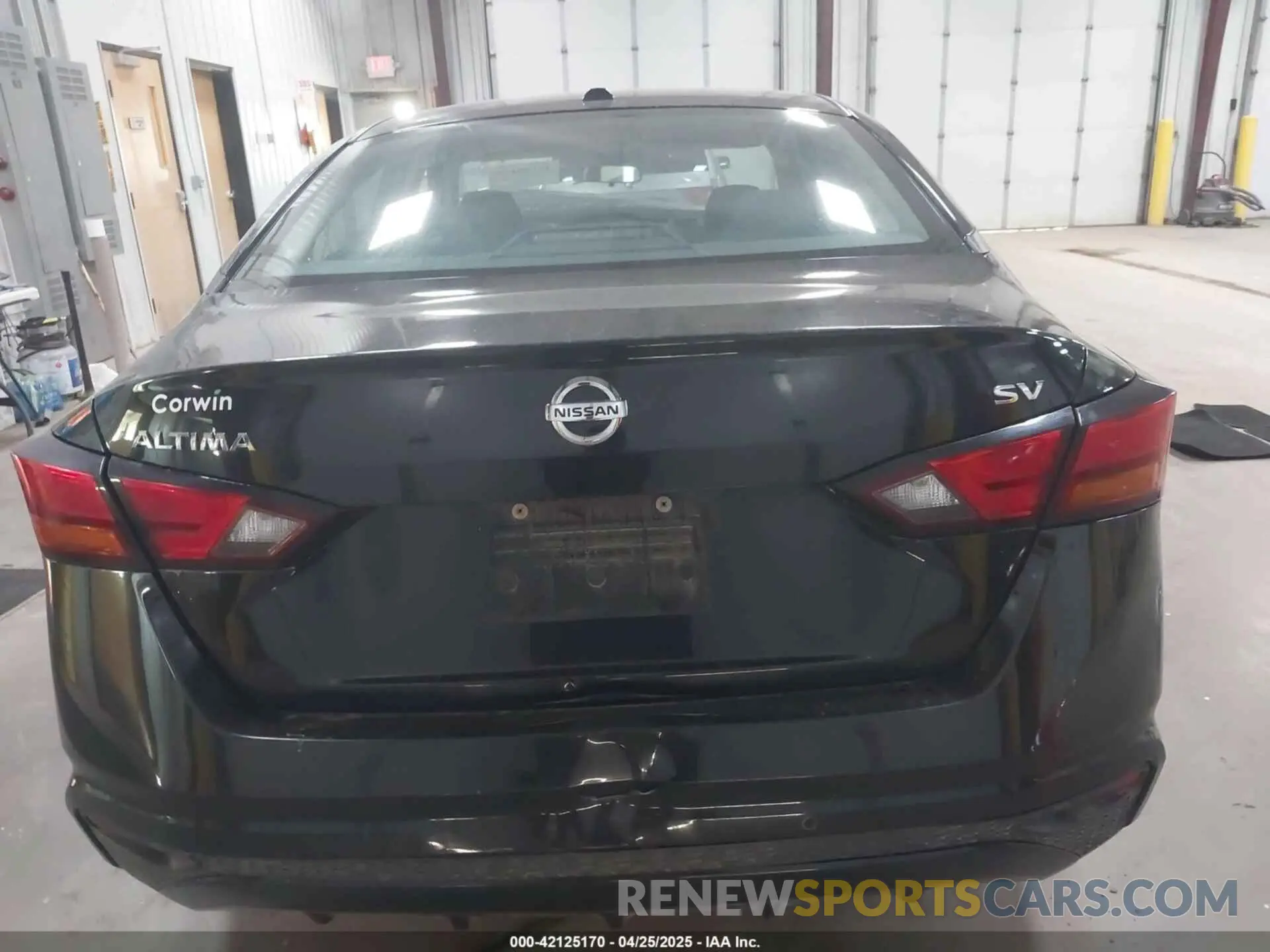 17 Photograph of a damaged car 1N4BL4DV0MN403066 NISSAN ALTIMA 2021