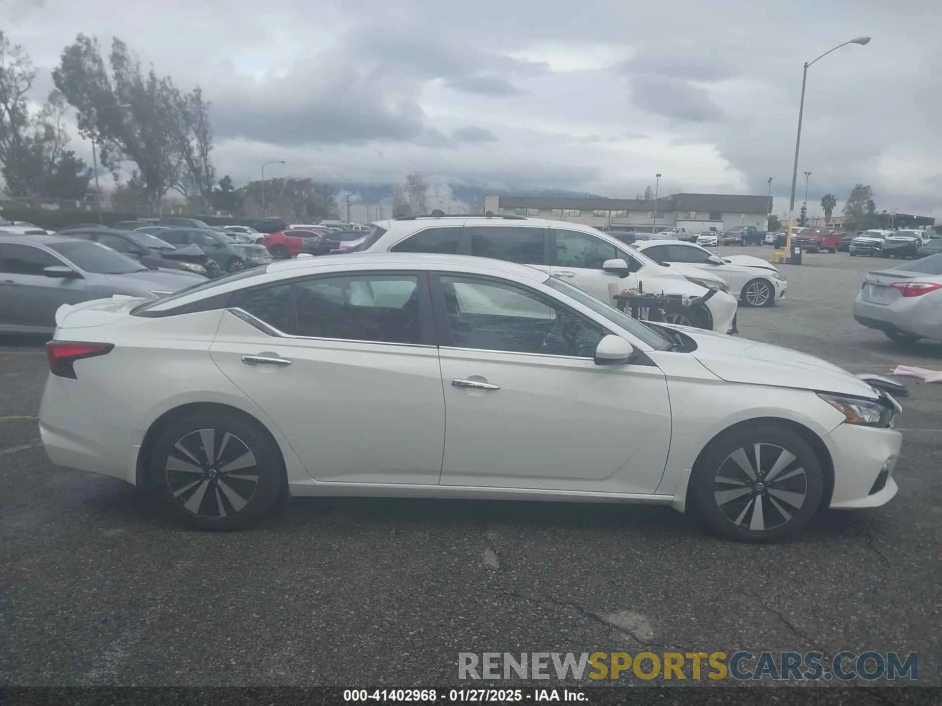 14 Photograph of a damaged car 1N4BL4DV1MN378033 NISSAN ALTIMA 2021