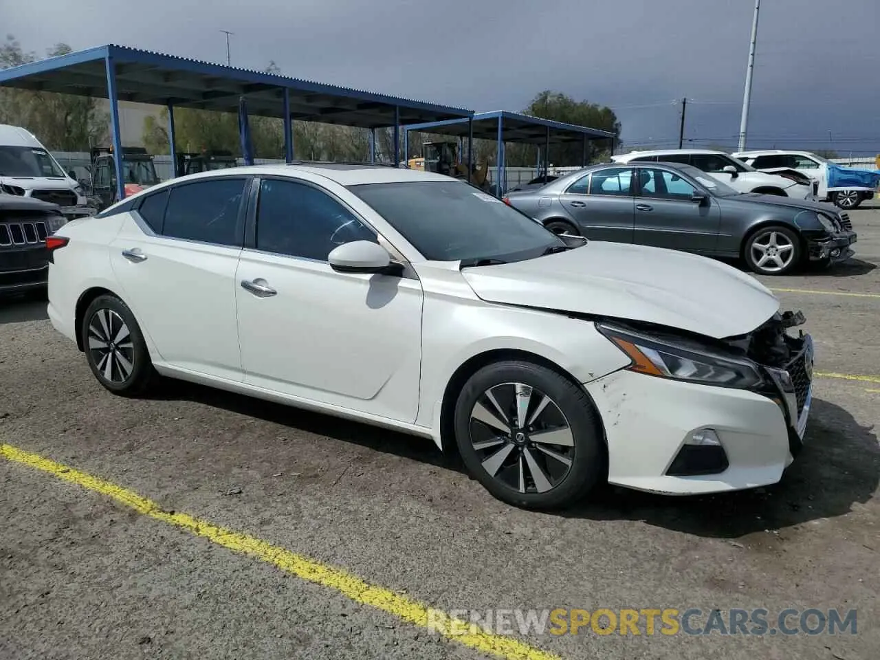 4 Photograph of a damaged car 1N4BL4DV1MN385337 NISSAN ALTIMA 2021