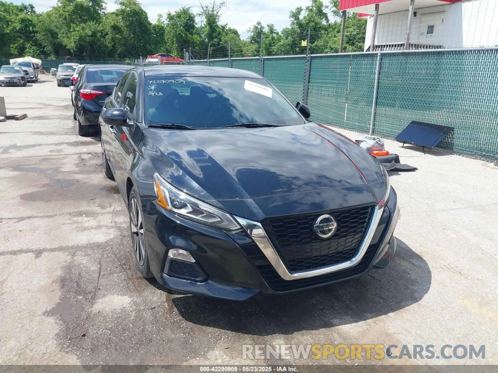 11 Photograph of a damaged car 1N4BL4DV2MN302661 NISSAN ALTIMA 2021