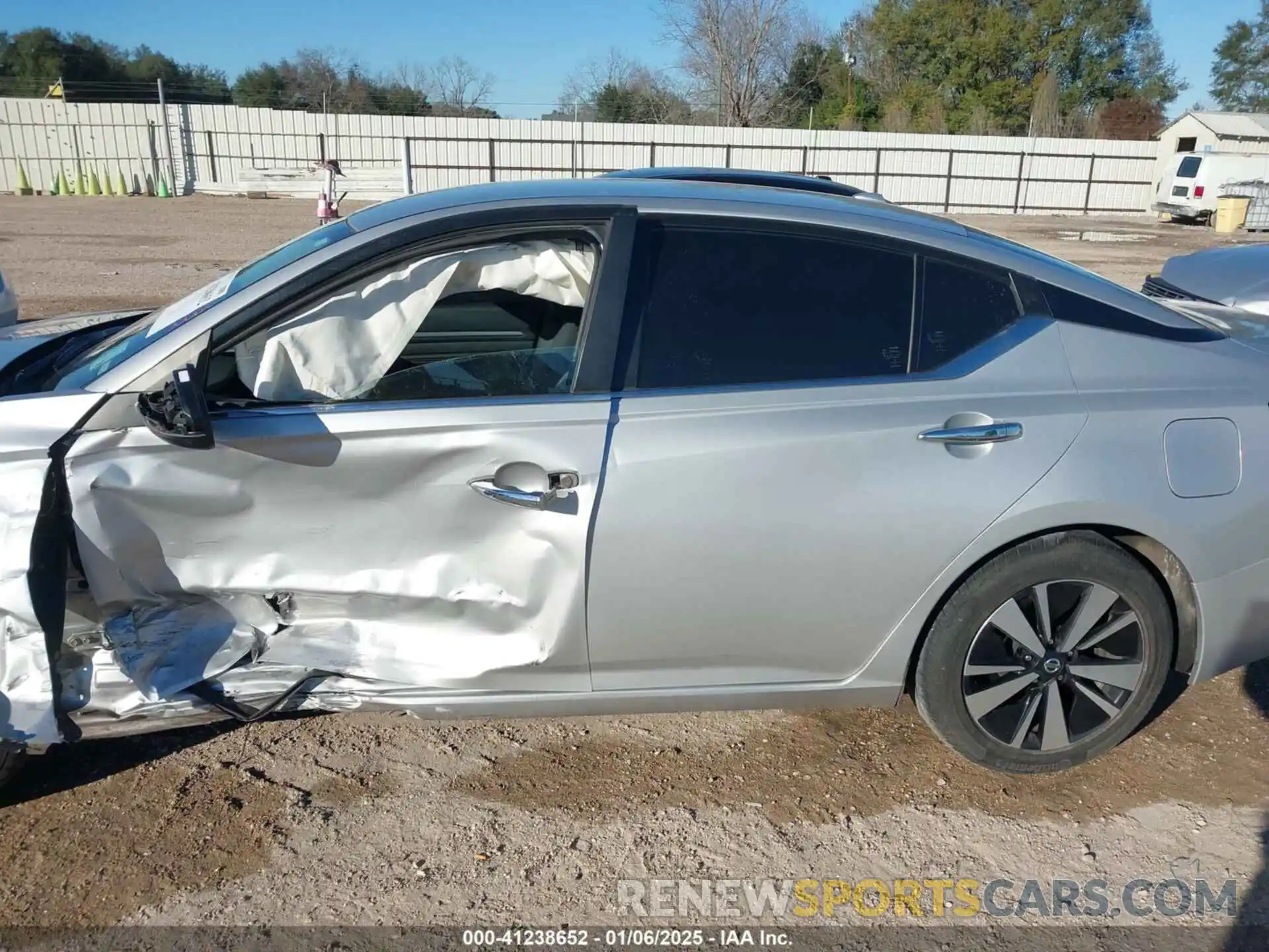 14 Photograph of a damaged car 1N4BL4DV2MN333294 NISSAN ALTIMA 2021