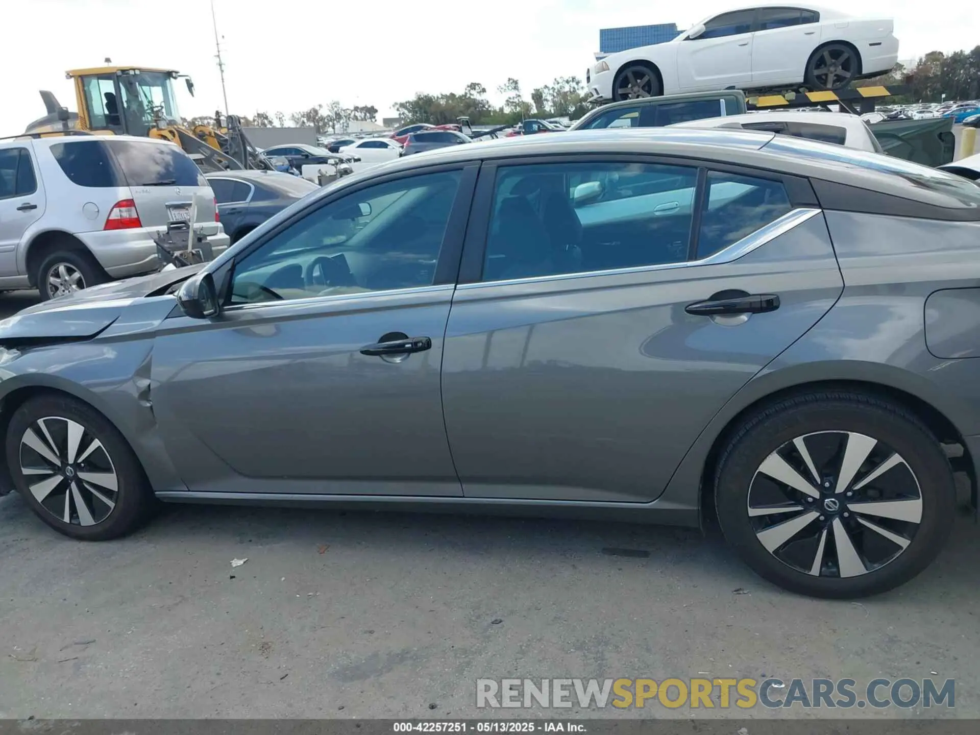 13 Photograph of a damaged car 1N4BL4DV2MN364089 NISSAN ALTIMA 2021