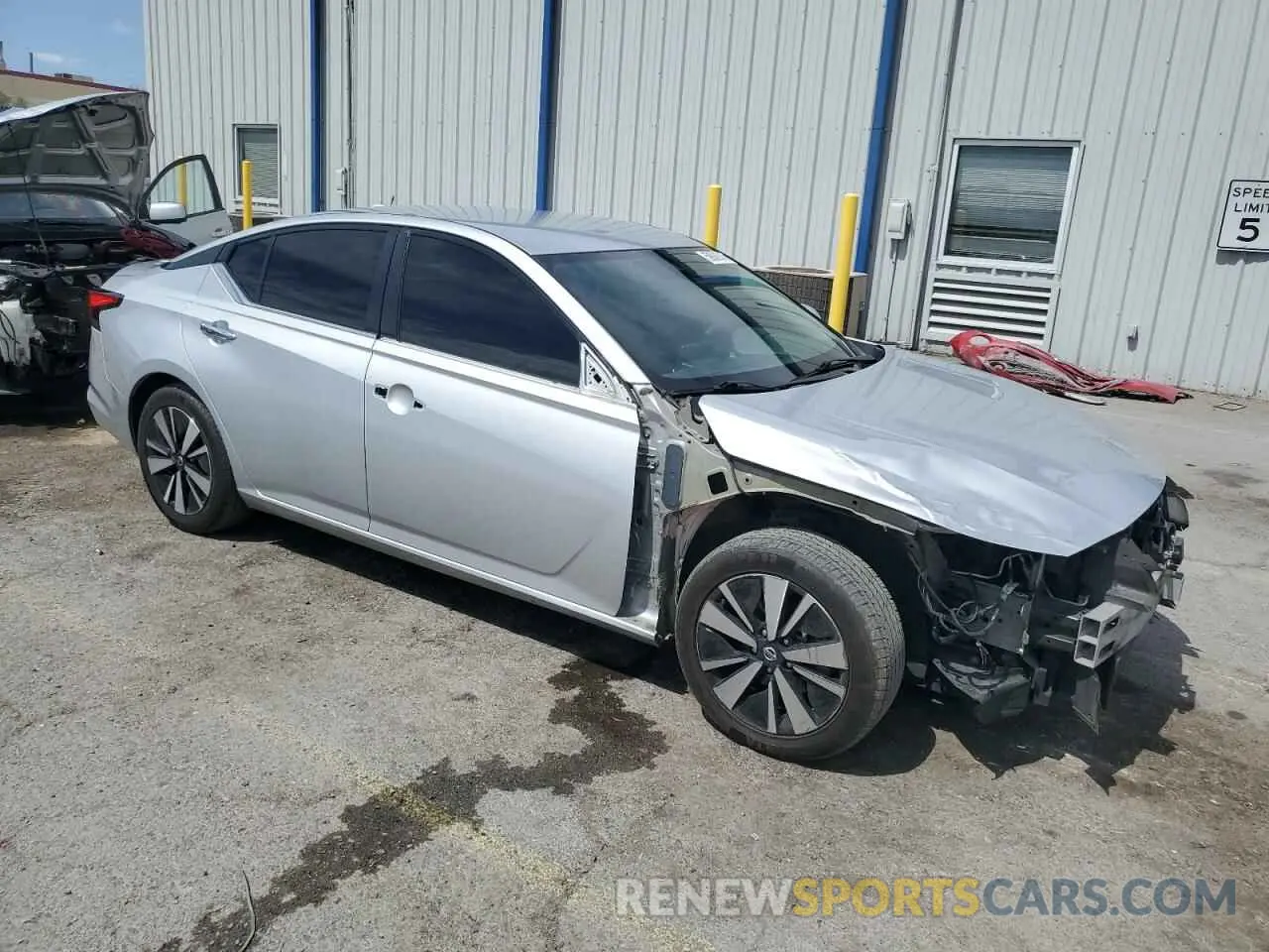 4 Photograph of a damaged car 1N4BL4DV2MN391048 NISSAN ALTIMA 2021