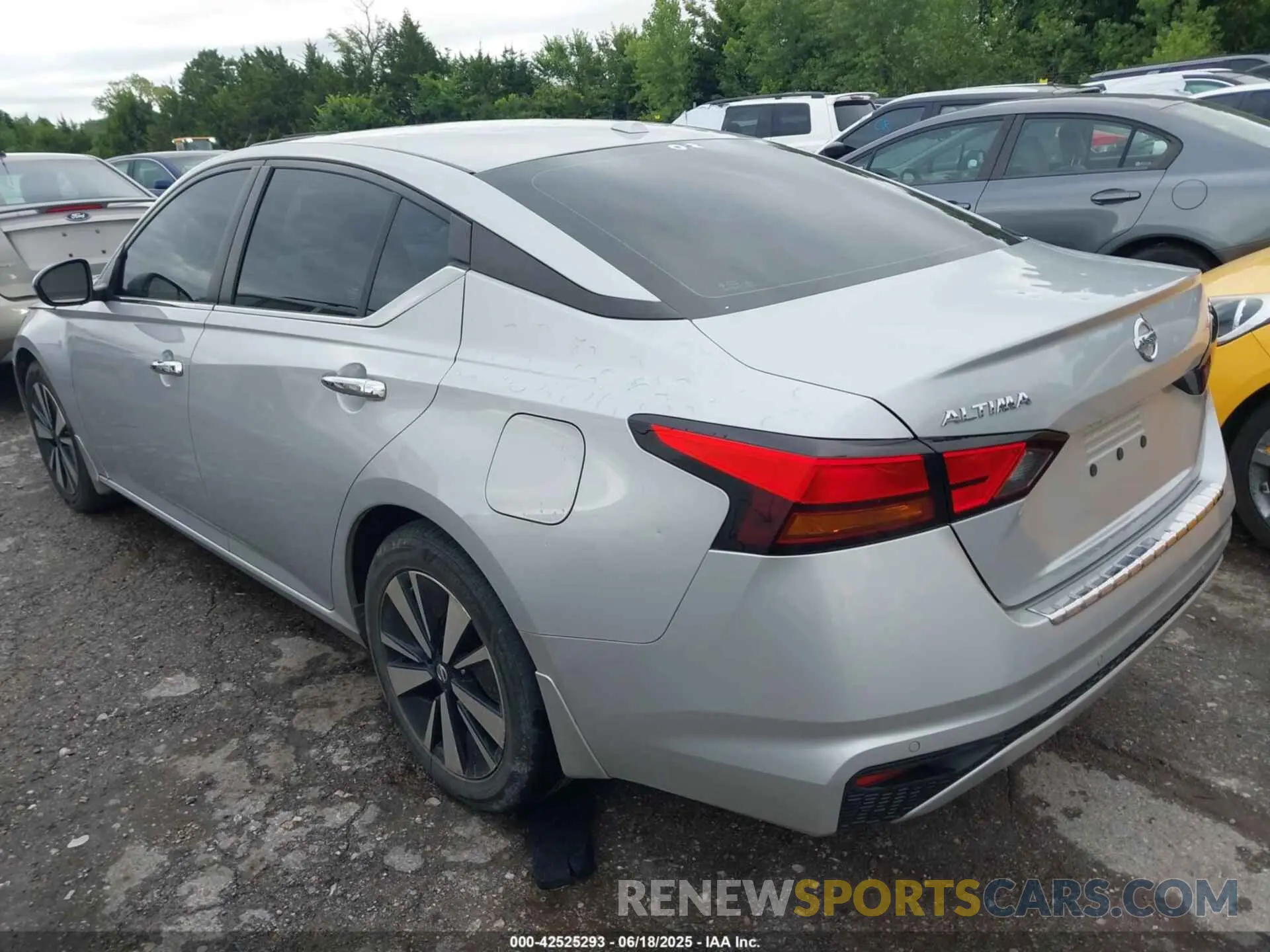 3 Photograph of a damaged car 1N4BL4DV2MN421715 NISSAN ALTIMA 2021