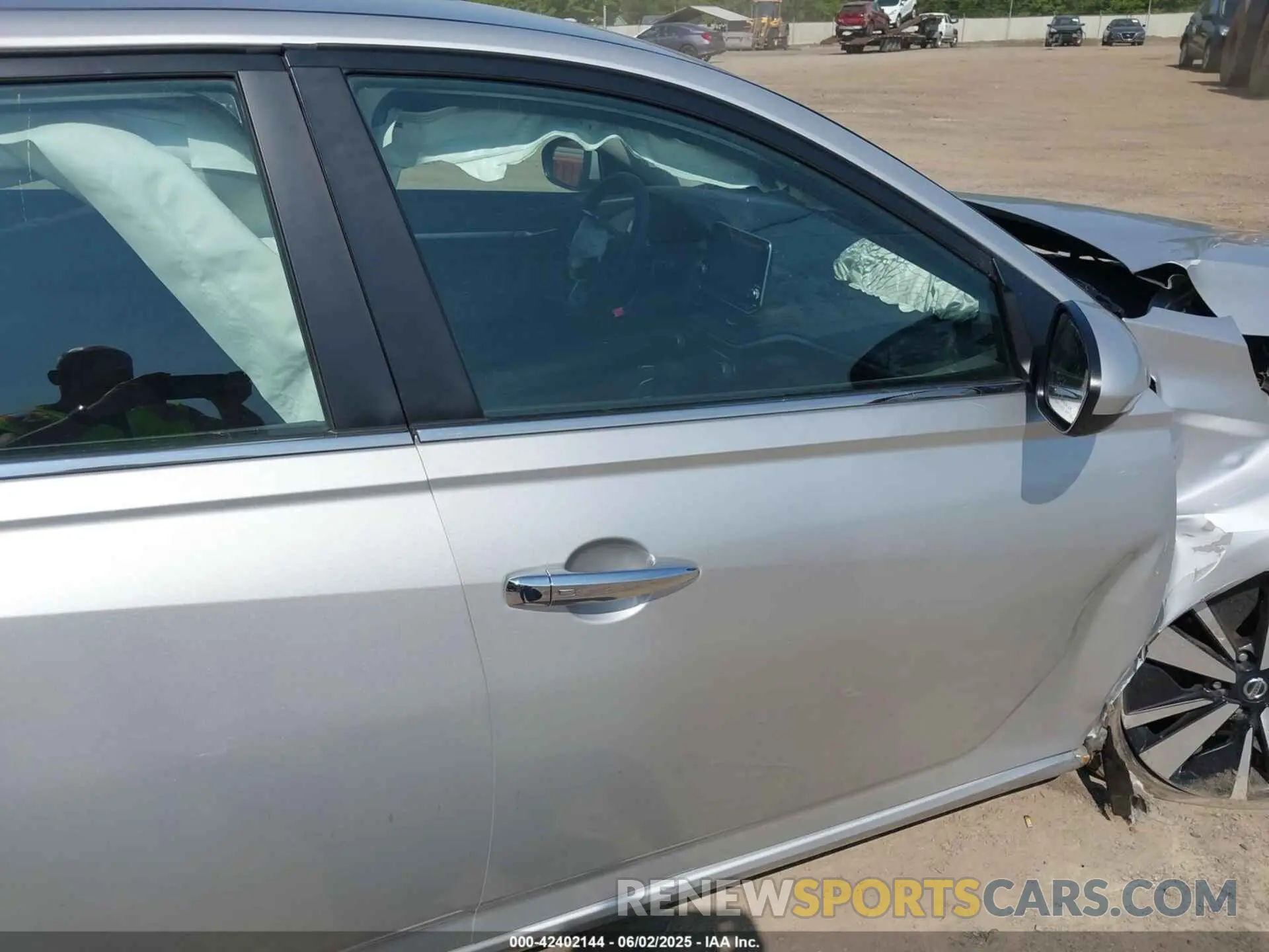 19 Photograph of a damaged car 1N4BL4DV3MN303348 NISSAN ALTIMA 2021
