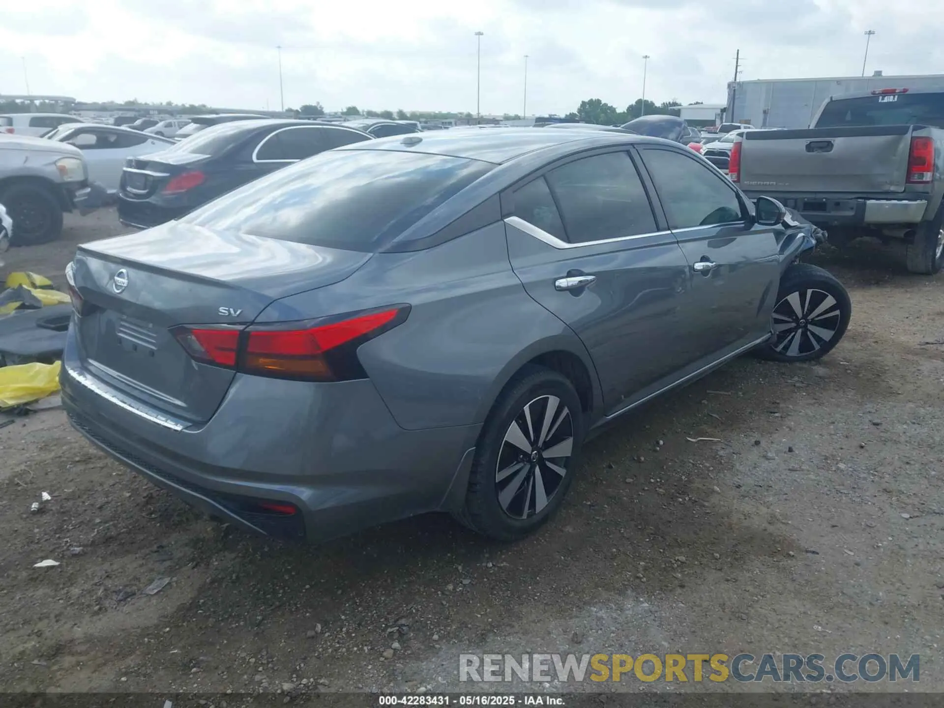 4 Photograph of a damaged car 1N4BL4DV3MN304659 NISSAN ALTIMA 2021