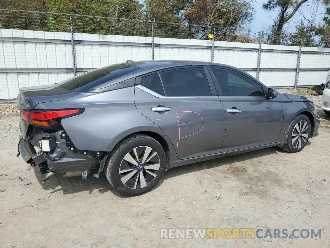 3 Photograph of a damaged car 1N4BL4DV3MN327634 NISSAN ALTIMA 2021